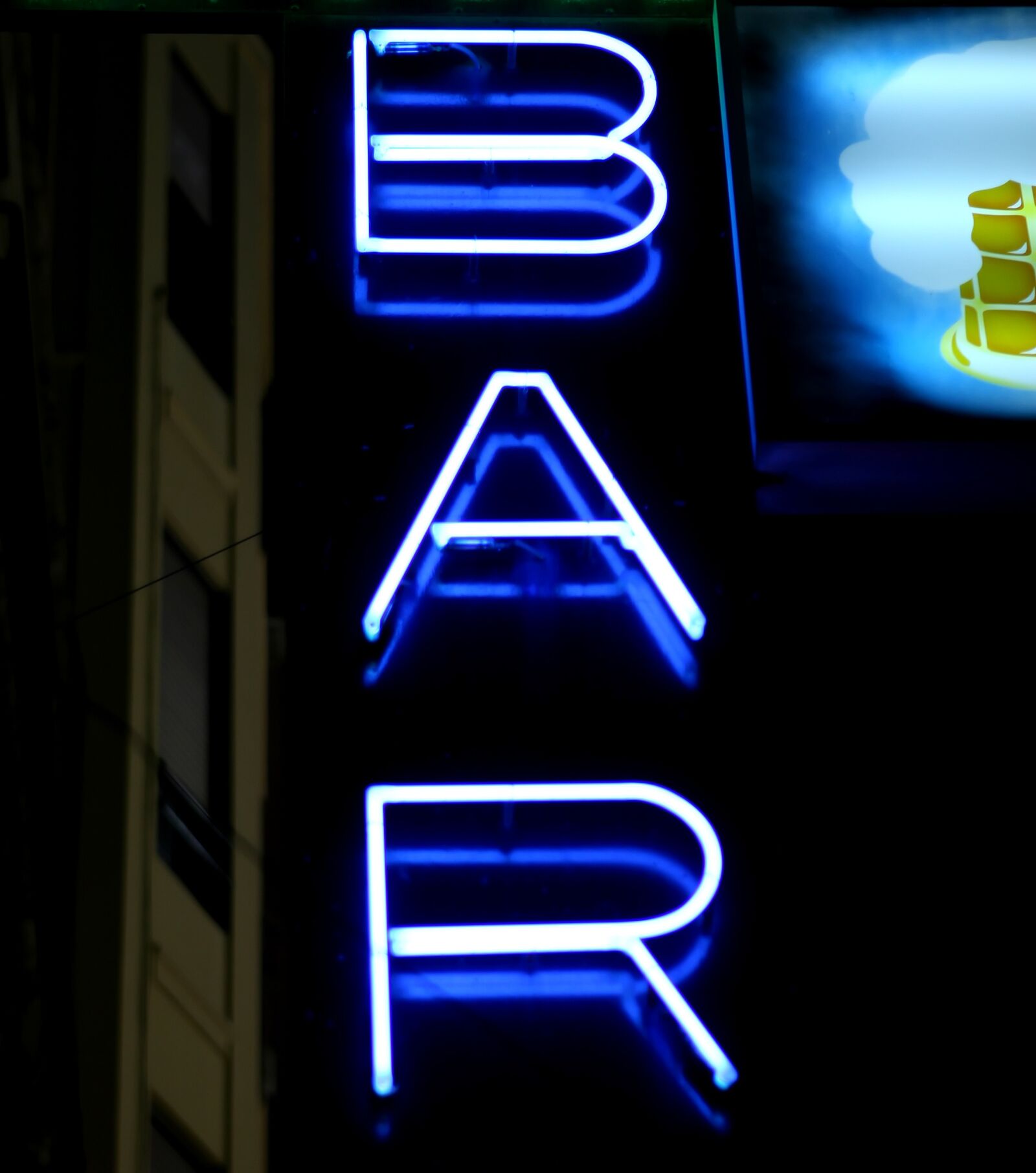 Canon EOS 30D sample photo. Alcohol, bar, beer photography