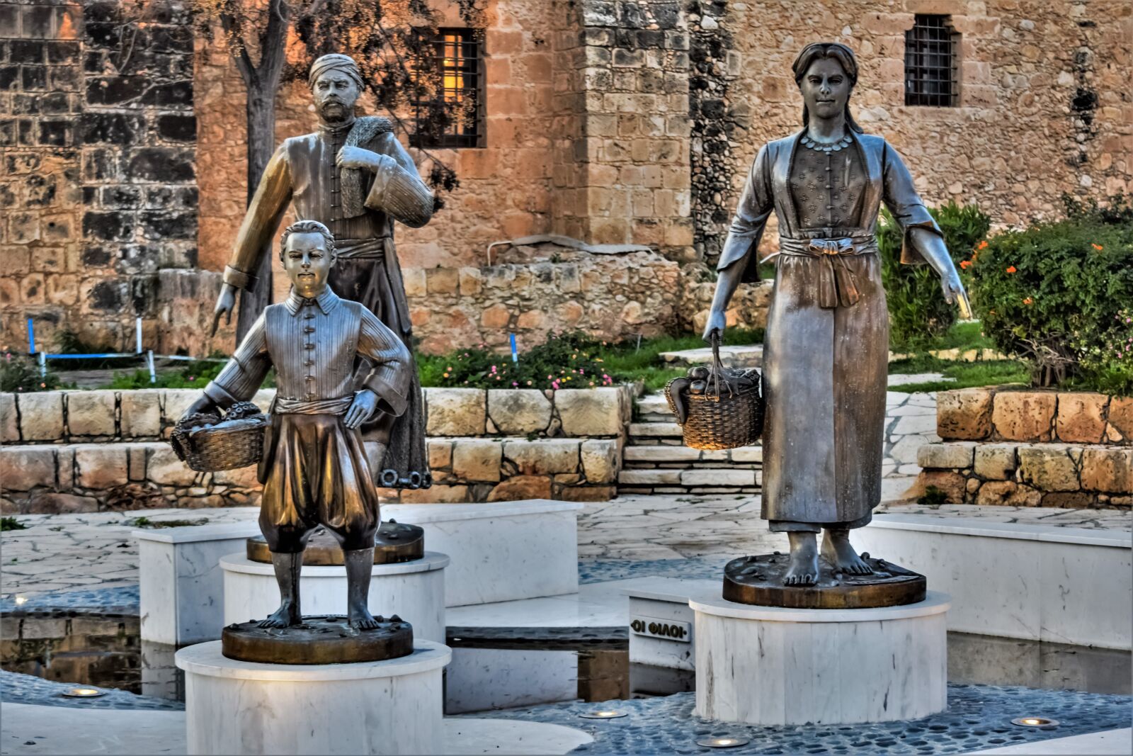 Nikon D3300 sample photo. Fisherman's family, statue, sculpture photography