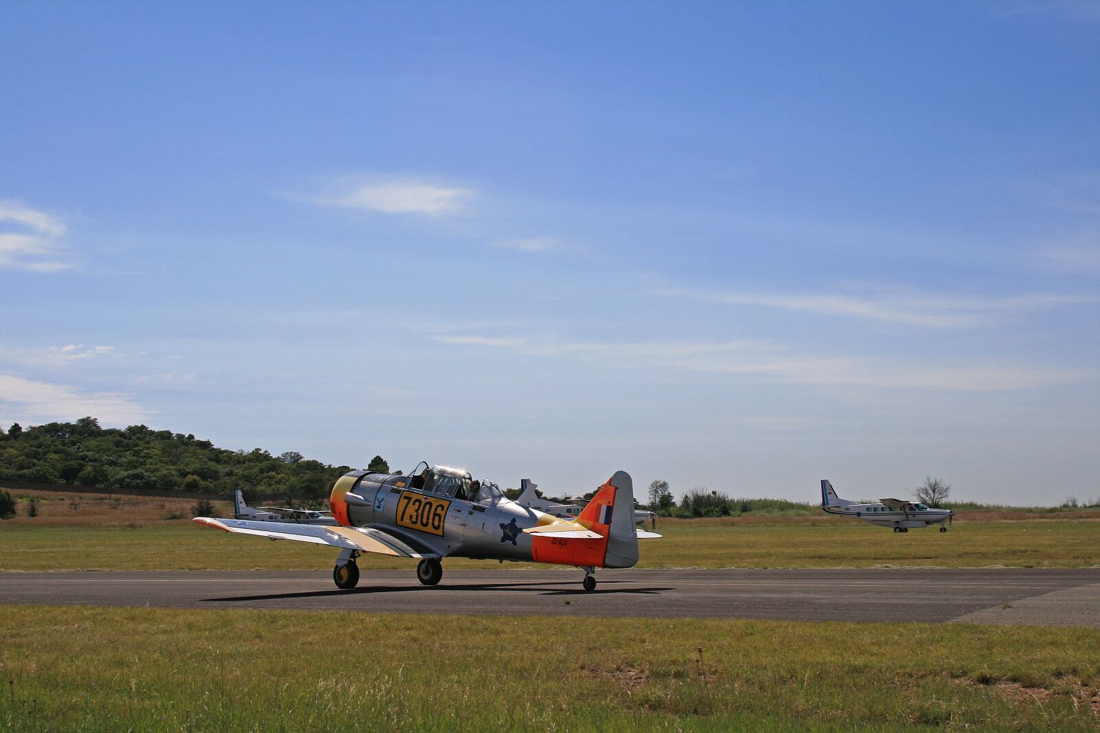 Canon EOS 400D (EOS Digital Rebel XTi / EOS Kiss Digital X) sample photo. Harvard, airplane, aircraft photography