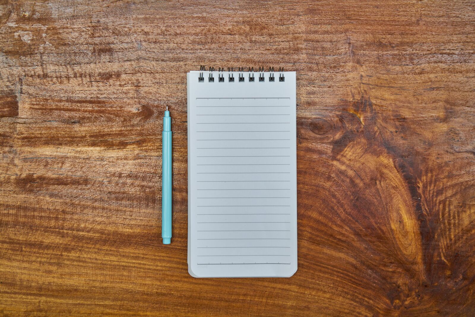 Sony a7R II sample photo. Notebook, pen, blue photography
