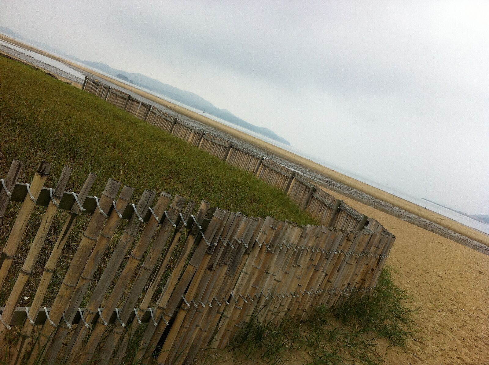 iPhone 4 back camera 3.85mm f/2.8 sample photo. Beach, sandy, landscape photography