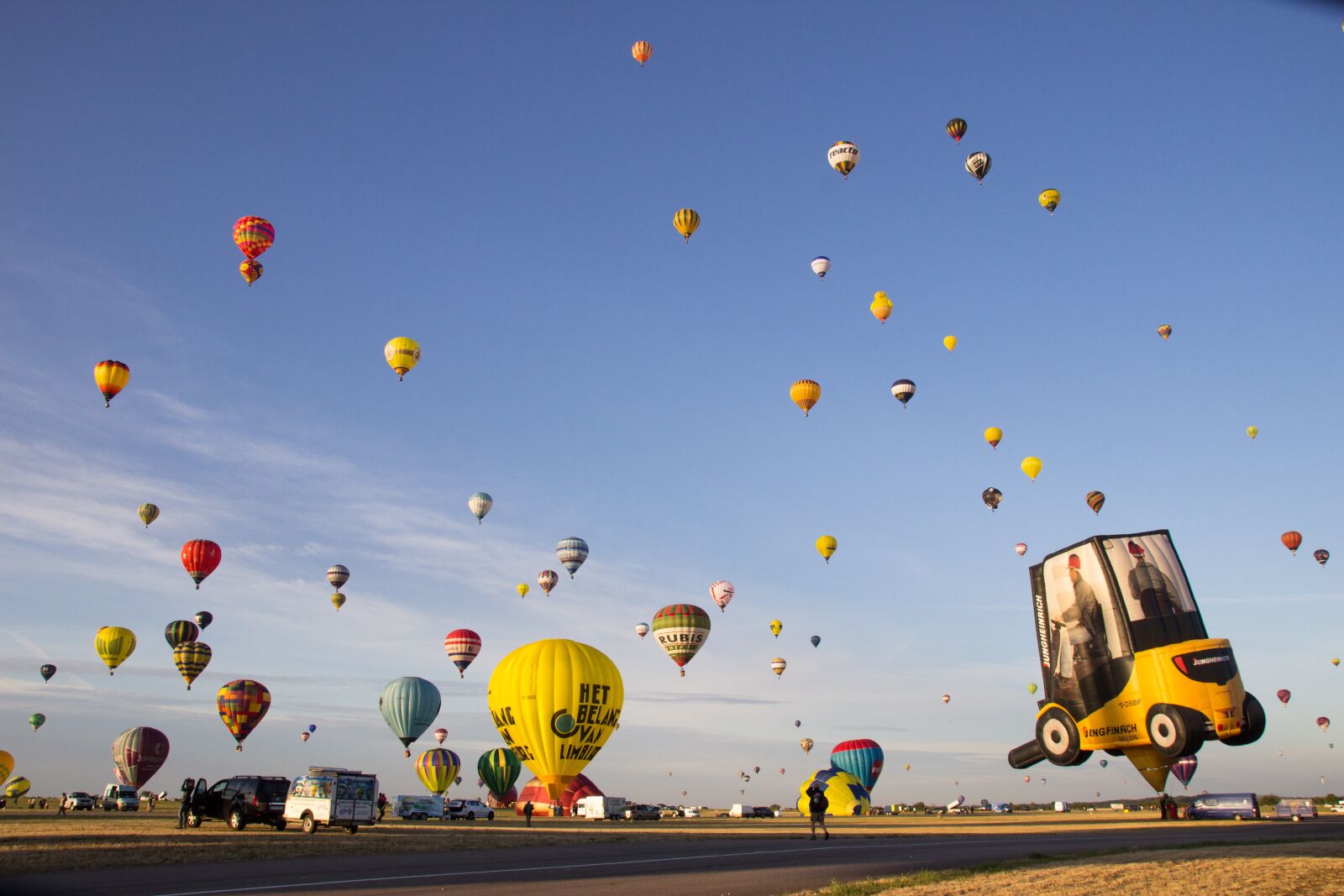 Canon EOS 600D (Rebel EOS T3i / EOS Kiss X5) sample photo. Balloon, chambley, france photography