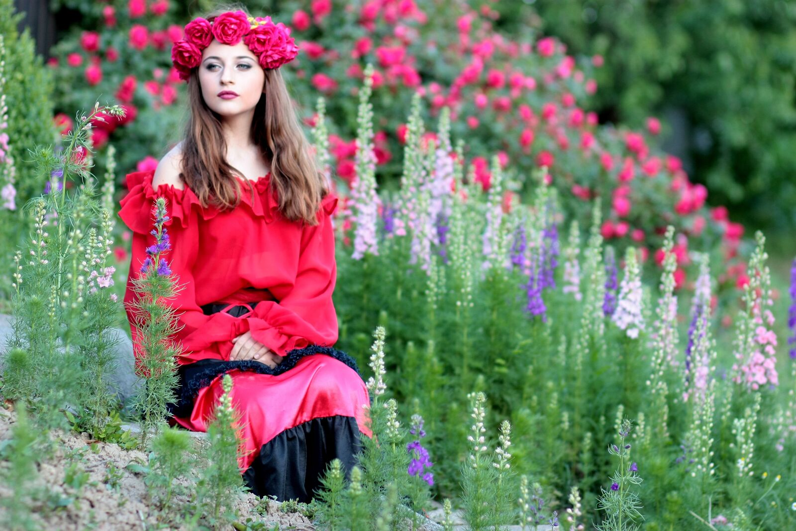 Canon EOS 450D (EOS Rebel XSi / EOS Kiss X2) sample photo. Girl, flowers, wreath photography