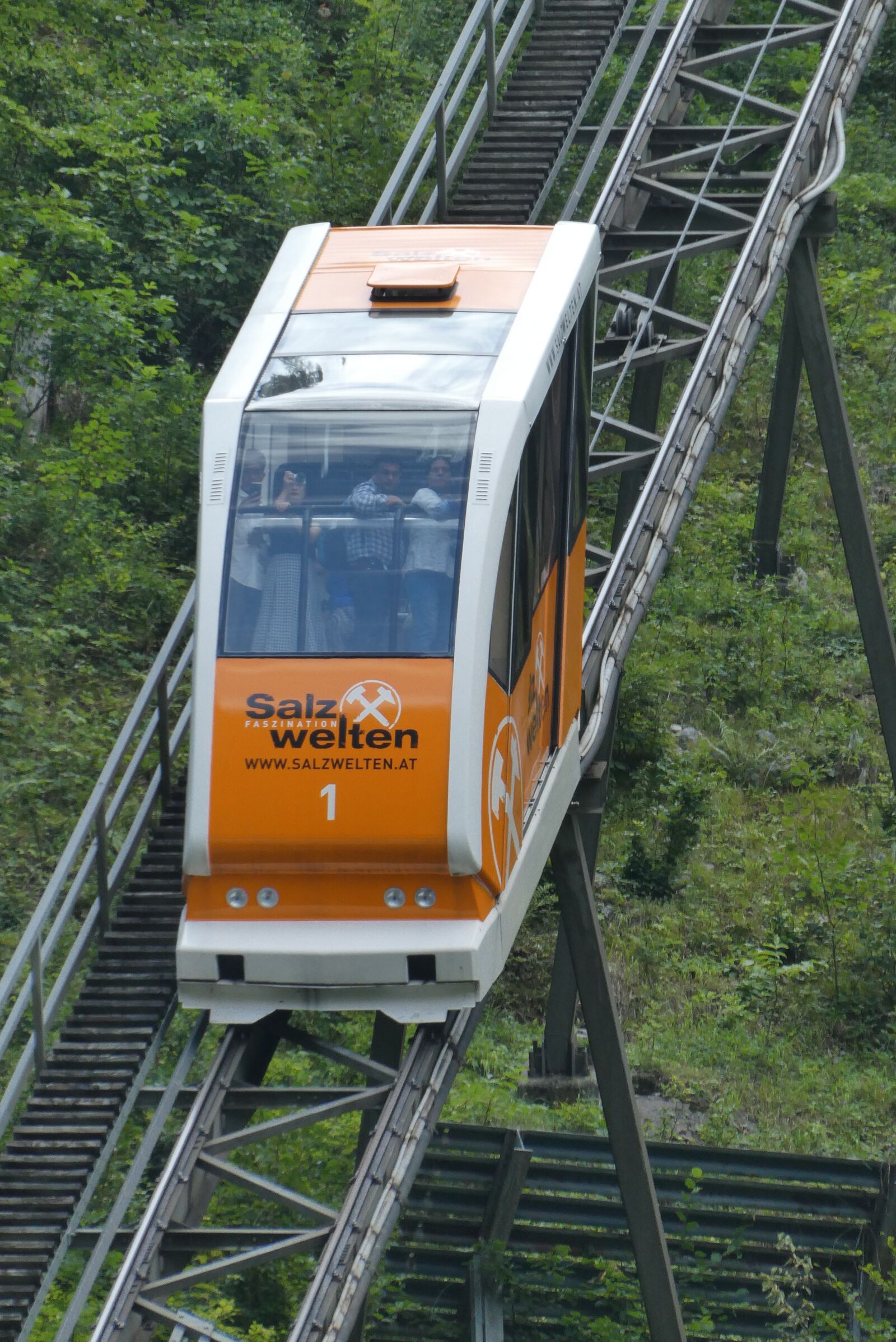 Panasonic Lumix DC-ZS70 (Lumix DC-TZ90) sample photo. Hallstatt, salzkammergut, cableway photography