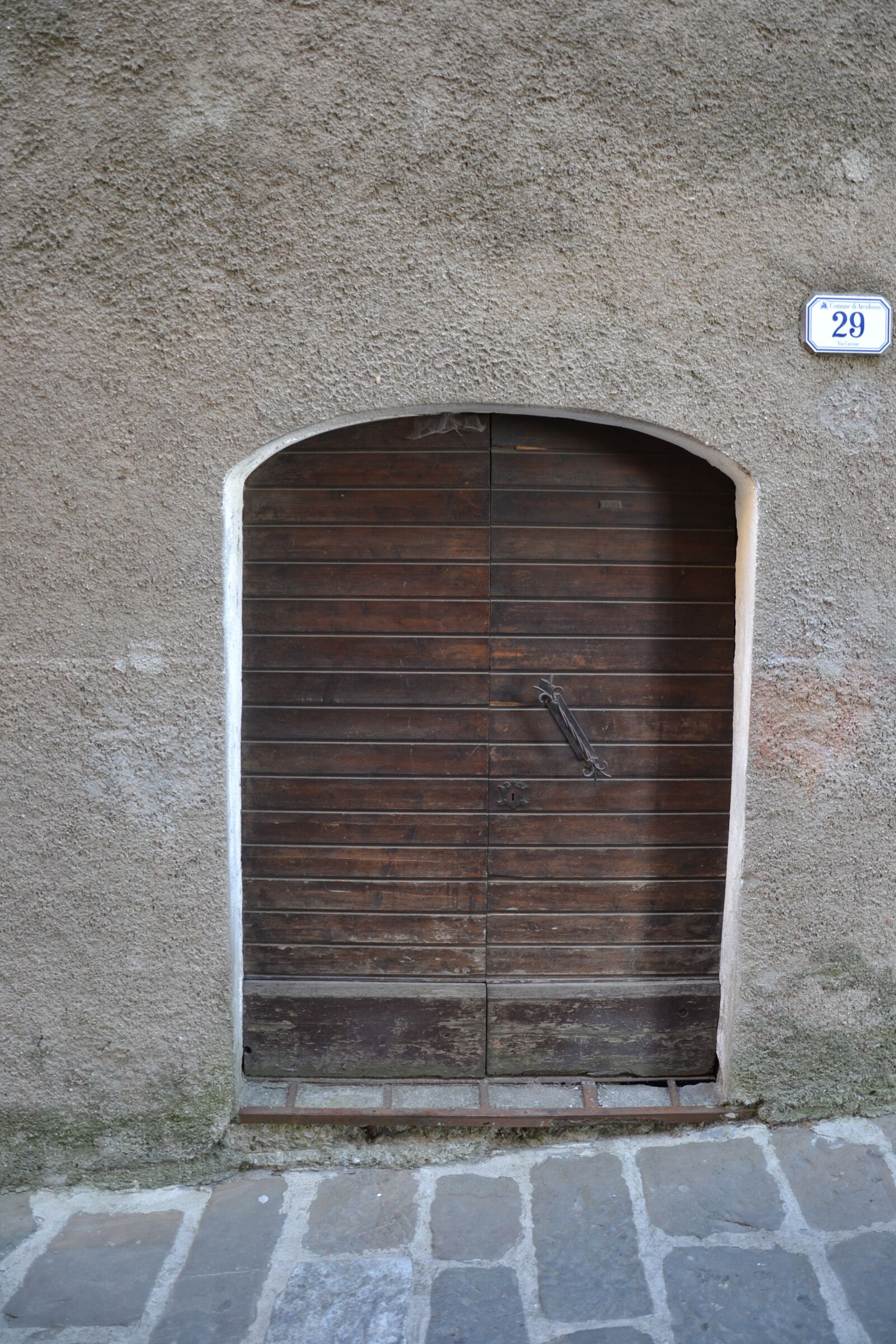 Nikon D3100 sample photo. Port, door, old photography