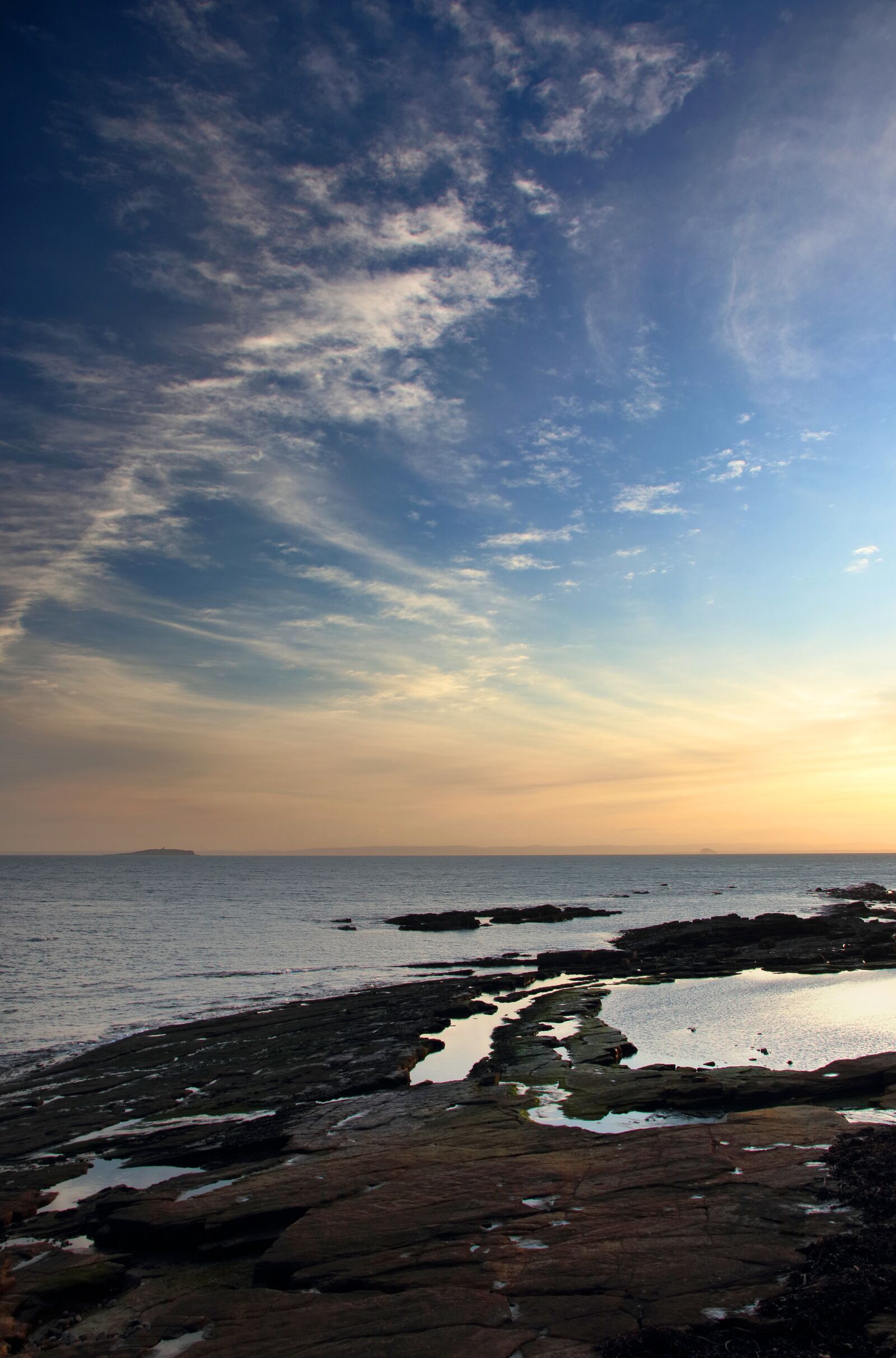 Canon EOS 80D sample photo. Sunset, coast, clouds photography