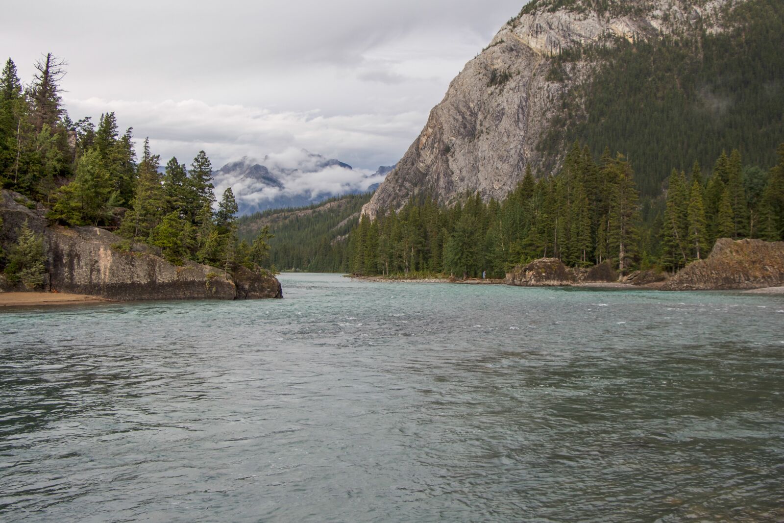 Canon EF-S 18-135mm F3.5-5.6 IS STM sample photo. Bow river, canadian rockies photography
