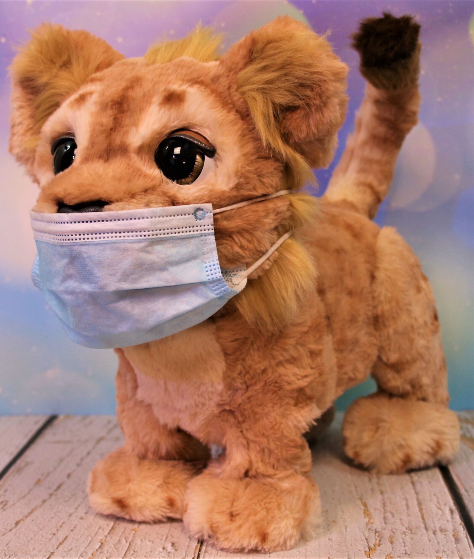 Canon EOS 700D (EOS Rebel T5i / EOS Kiss X7i) sample photo. Mask duty, simba, figure photography