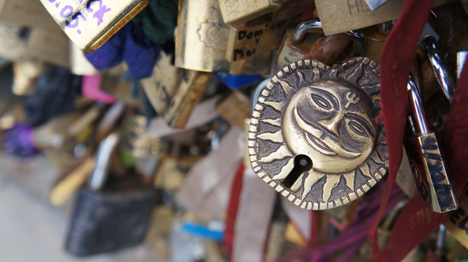 Sony E 18-55mm F3.5-5.6 OSS sample photo. Bridge, france, locks, love photography