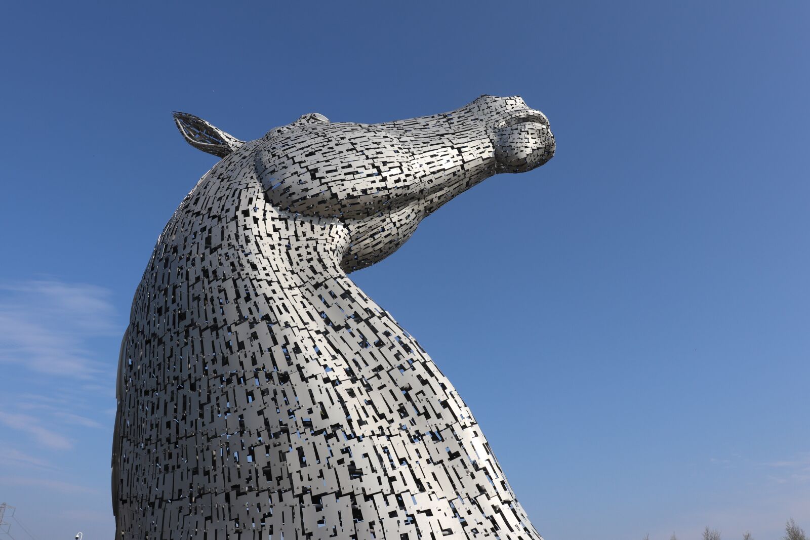 Canon EOS 200D (EOS Rebel SL2 / EOS Kiss X9) sample photo. Horse, metal, scotland photography