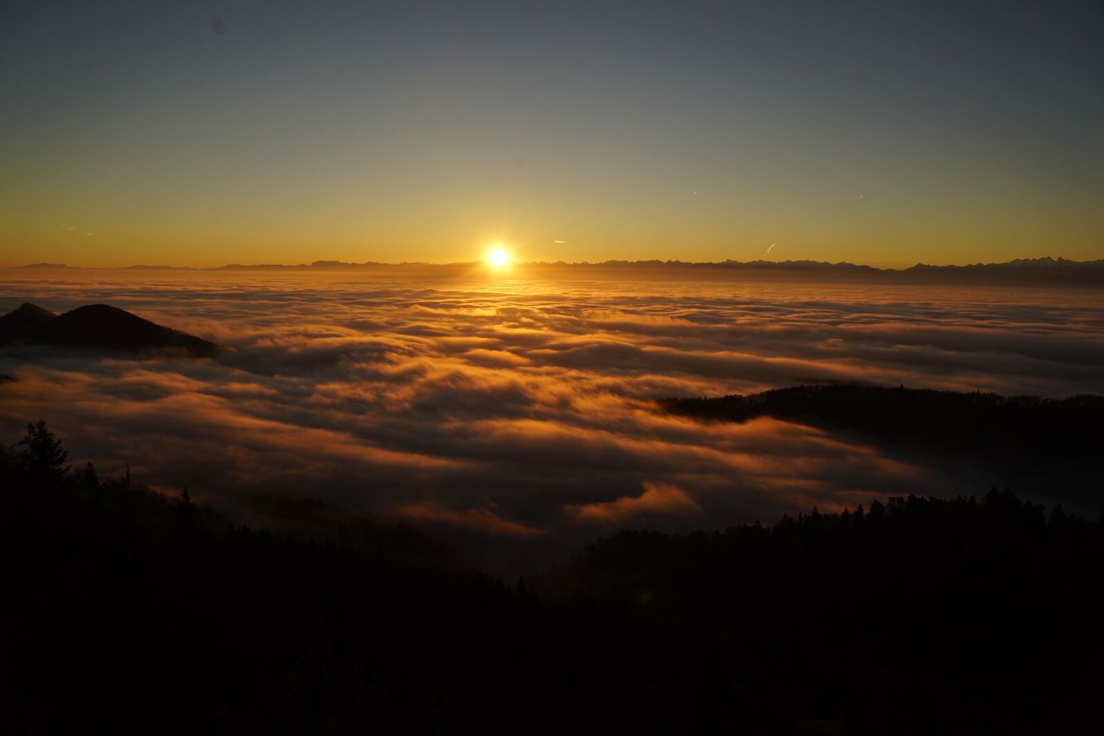 Sony a7R II + Sony FE 24-240mm F3.5-6.3 OSS sample photo. Tödi, sunrise, alpine photography