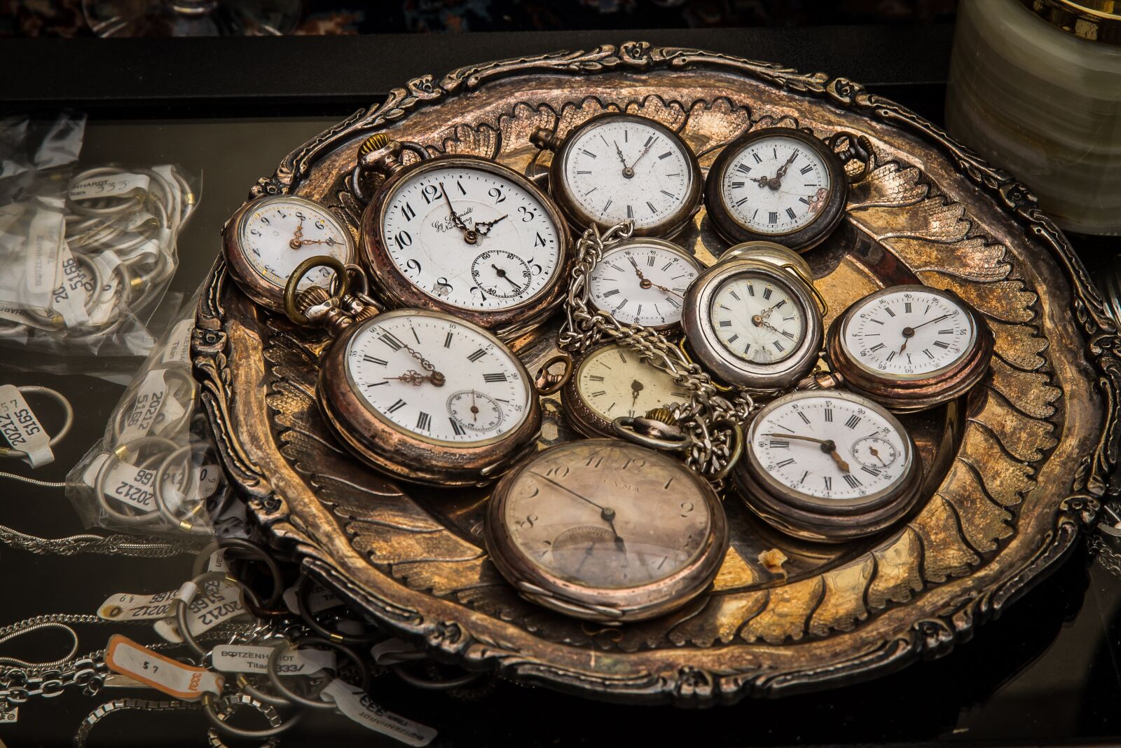 Canon EF 24-105mm F4L IS USM sample photo. Clock, pocket watch, movement photography