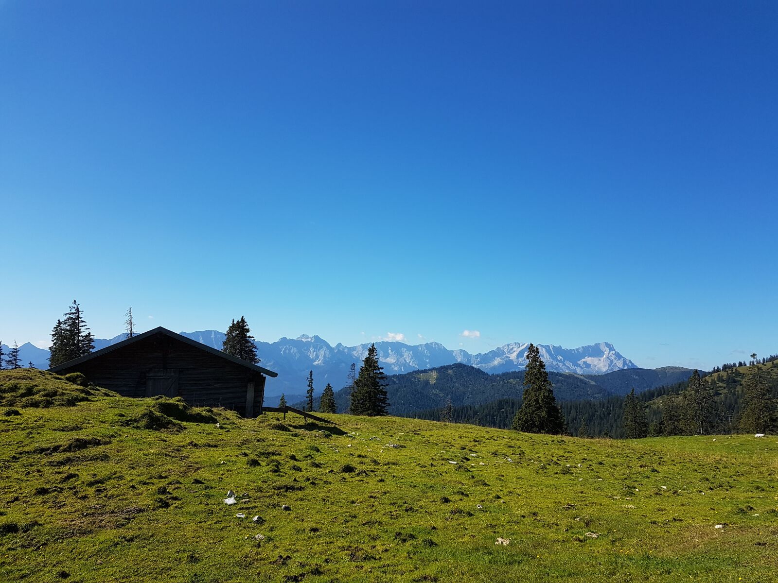 Samsung Galaxy S7 Edge sample photo. Mountains, hut, landscape photography