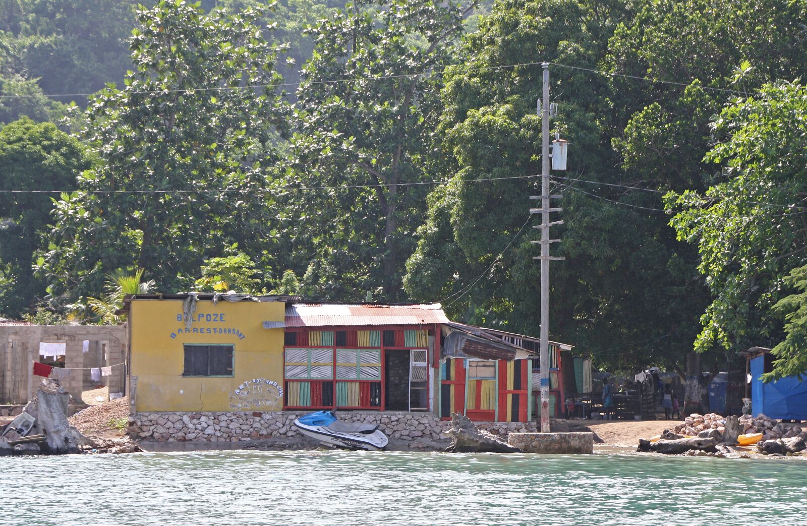 Canon EOS 1000D (EOS Digital Rebel XS / EOS Kiss F) sample photo. Haiti, caribbean, sea photography