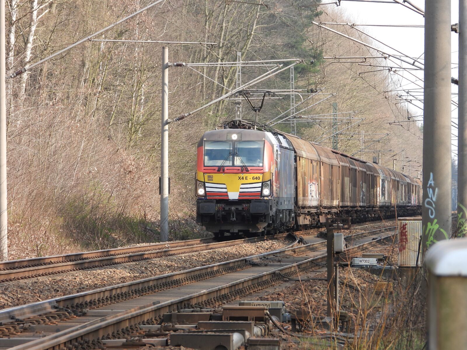 Nikon Coolpix P1000 sample photo. Loco, electric locomotive, vectron photography