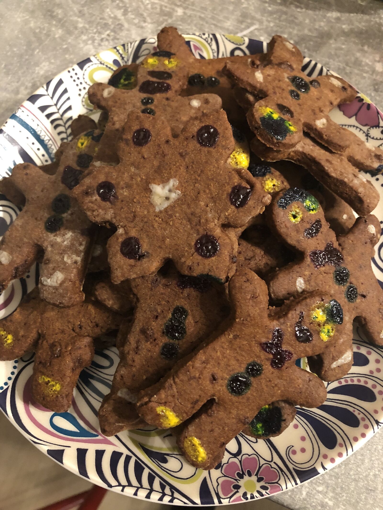 Apple iPhone 8 sample photo. Cookies, ginger, brown photography