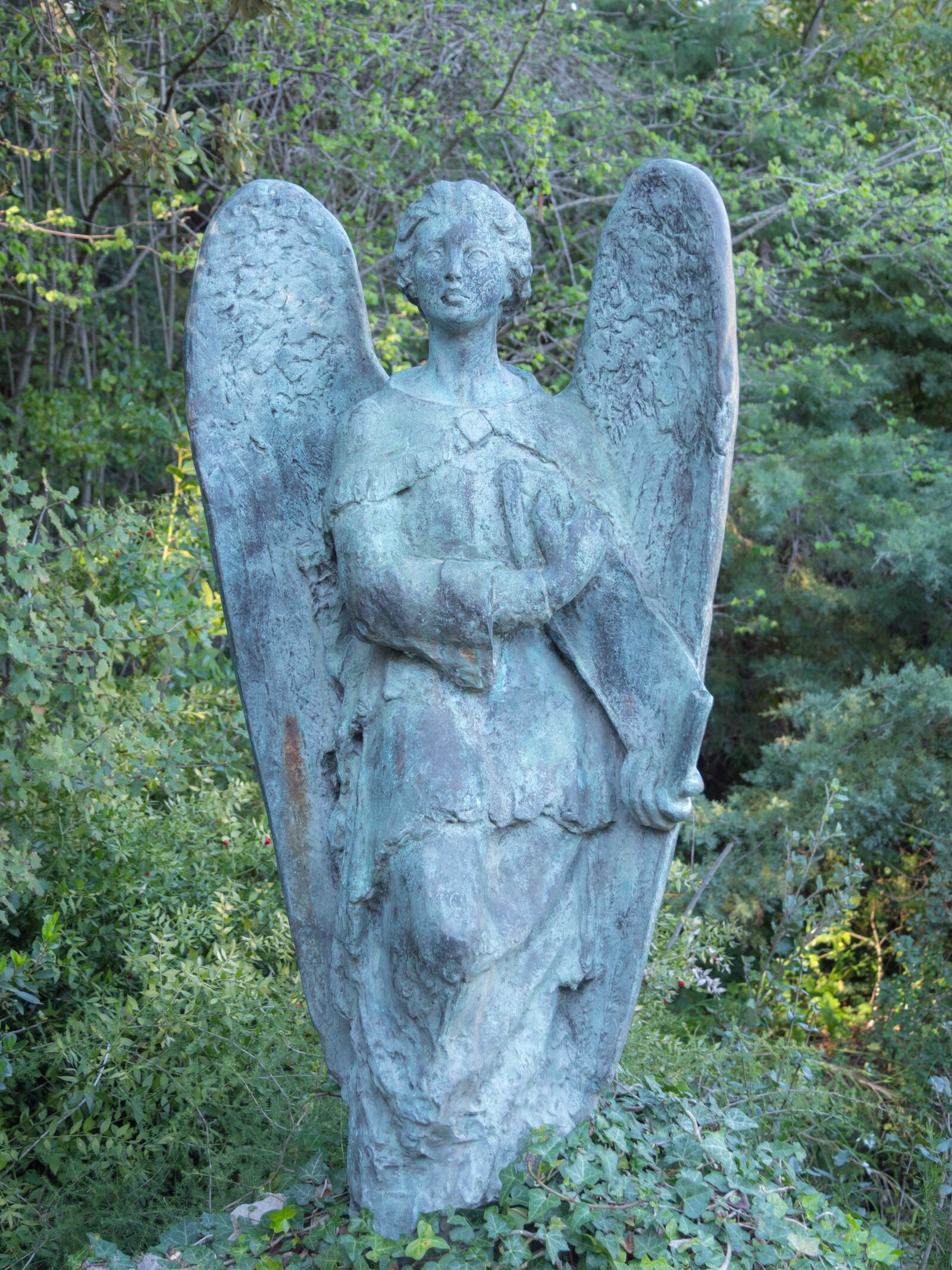 Panasonic Lumix DMC-GX8 sample photo. Stone, sculpture, cemetery photography