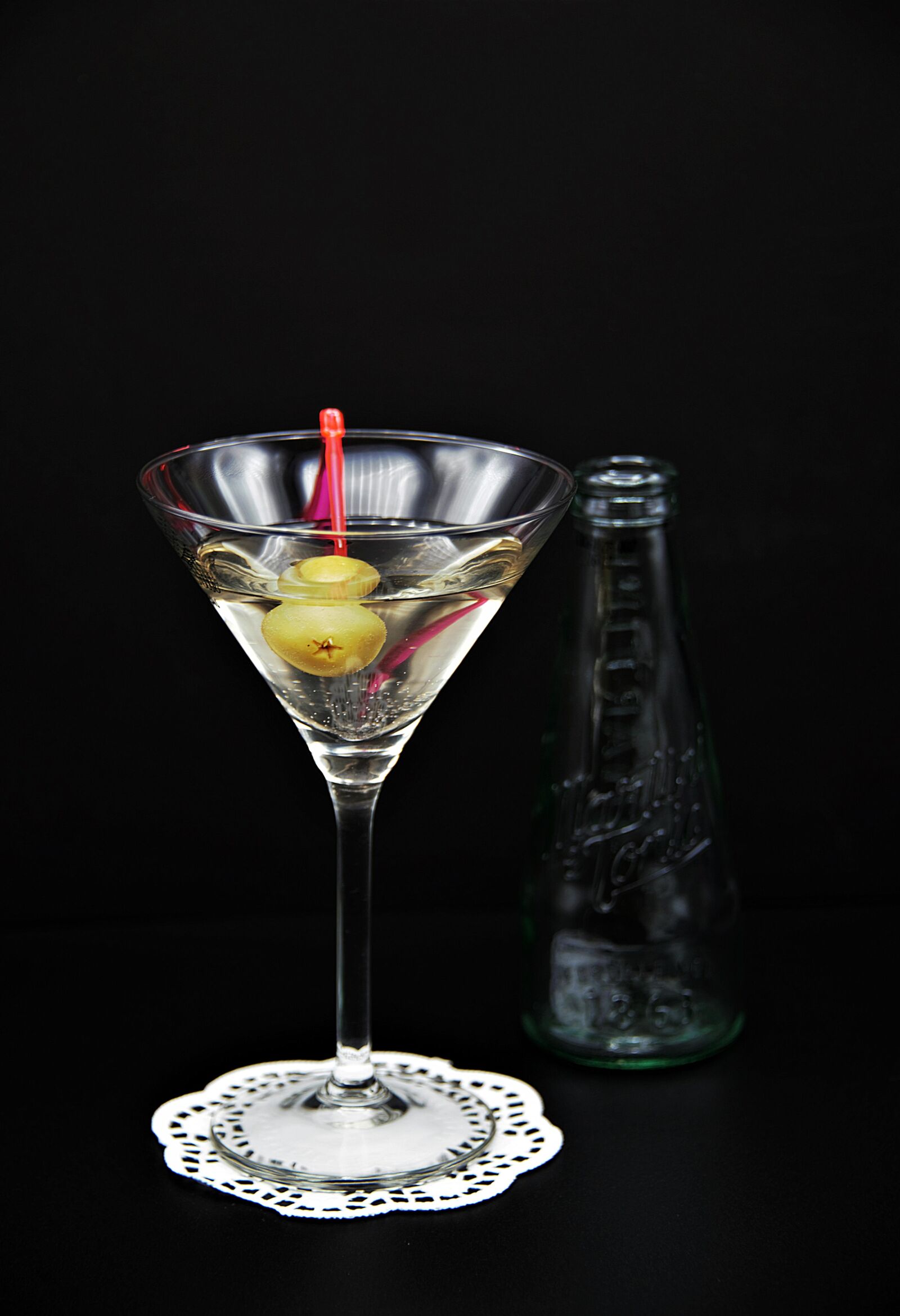 Nikon D610 sample photo. Martini, glass, olive photography