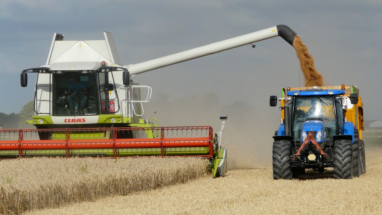 Panasonic DMC-FZ18 sample photo. Harvest, grain, combine photography
