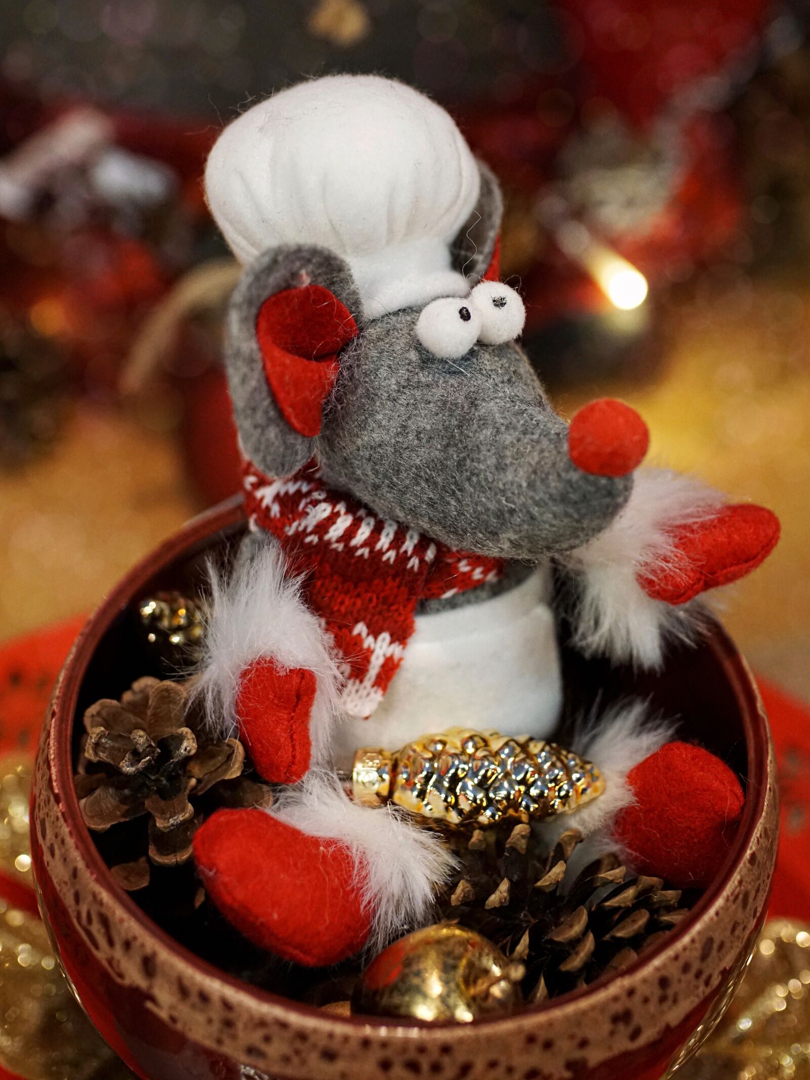 Sony ILCA-77M2 + 35mm F1.4 sample photo. Mouse, advent, christmas decoration photography