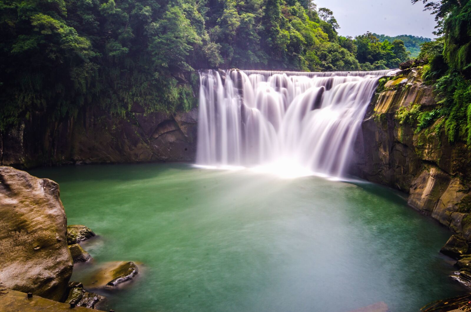 Nikon D7000 sample photo. Cliffs, water, river, waterfall photography