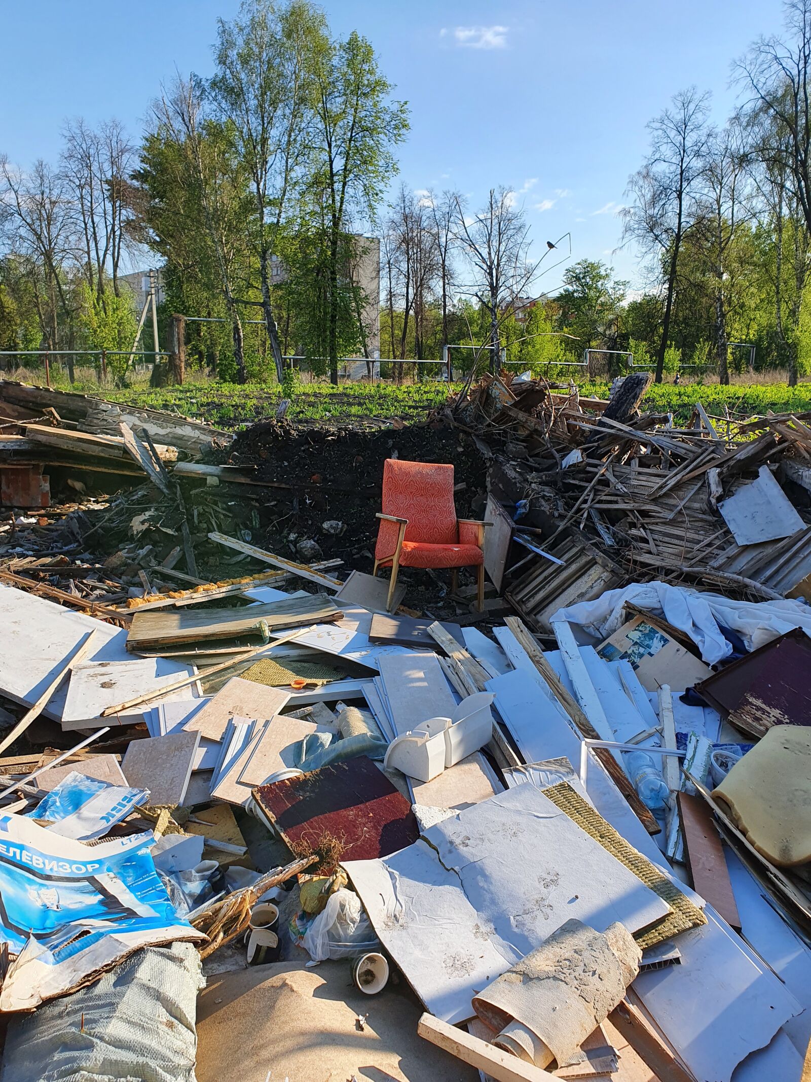 Samsung Galaxy S10 sample photo. Dump, the ruins of photography