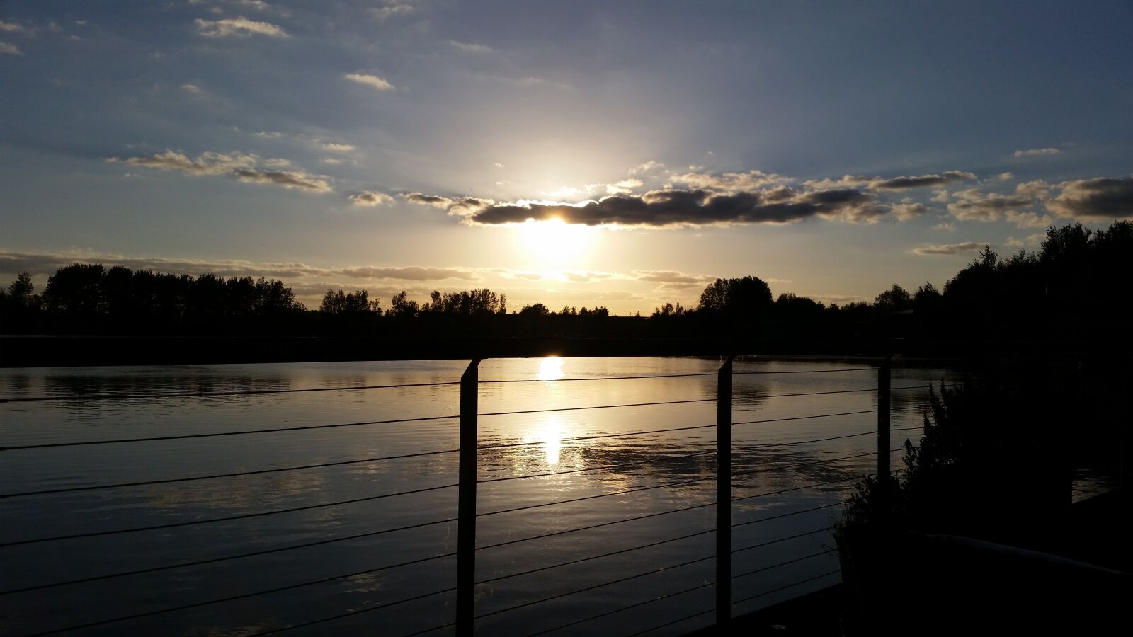 Samsung Galaxy S5 sample photo. Lake, sunset, england photography
