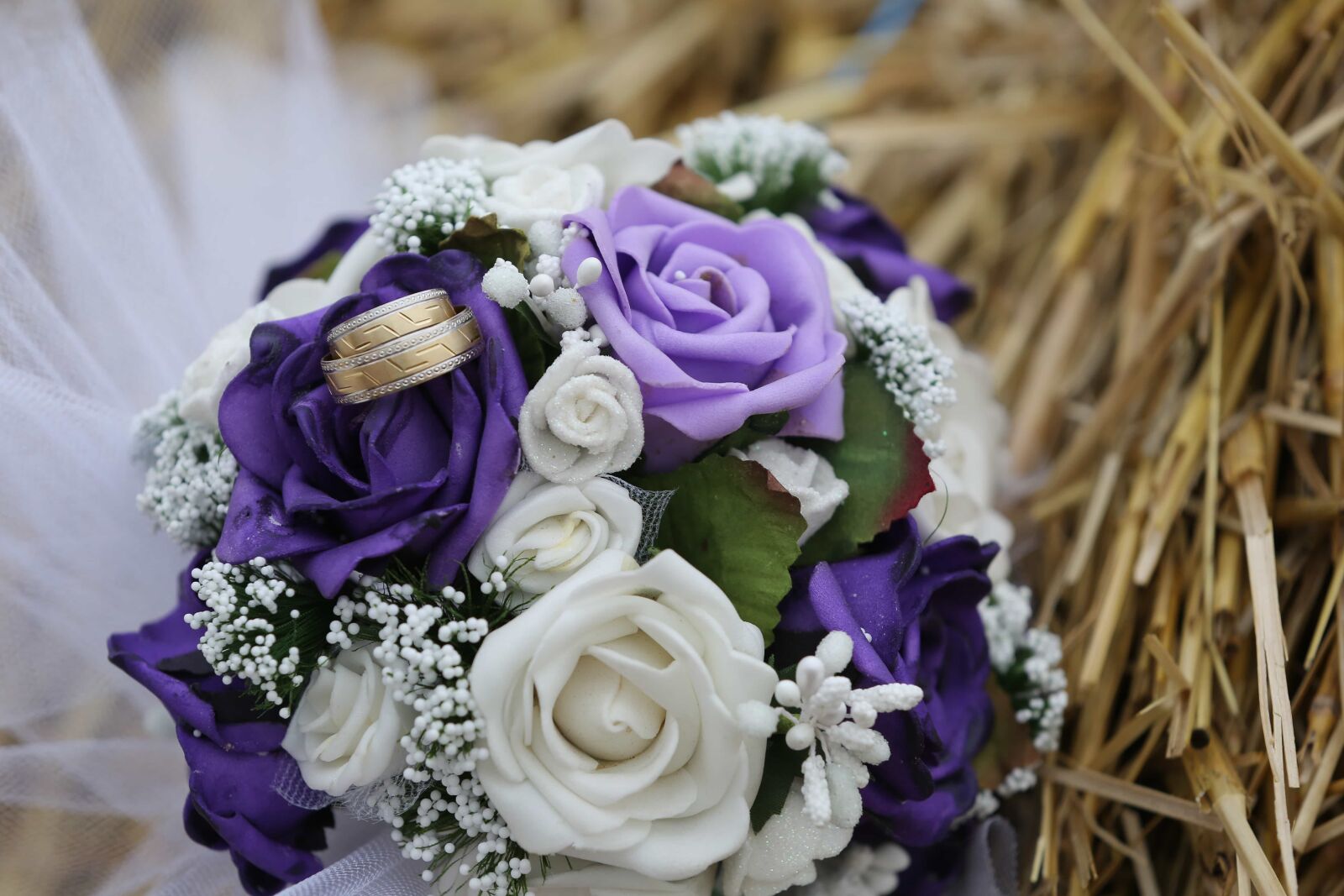 Canon EOS 5D Mark III sample photo. Straw, wedding bouquet, wedding photography
