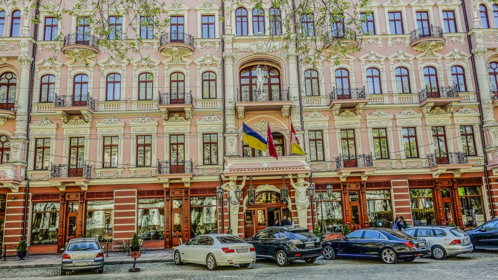 Sony Cyber-shot DSC-RX100 sample photo. Odessa hotel, machinery, reflection photography