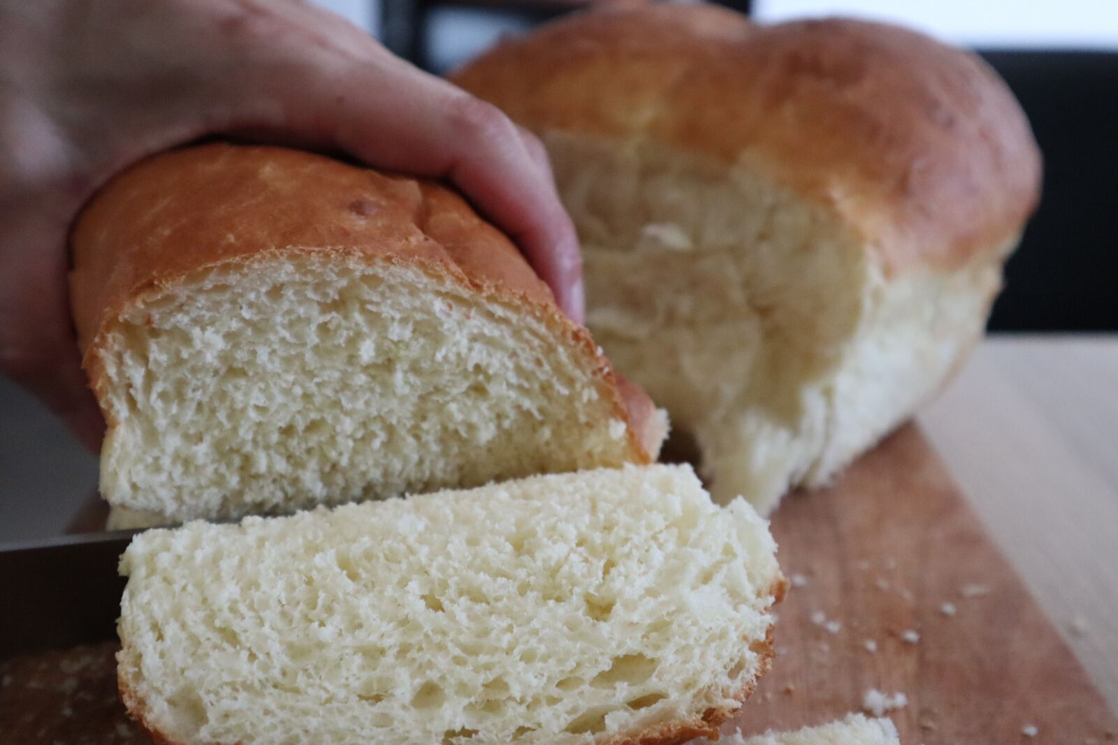 Canon EOS M50 (EOS Kiss M) sample photo. Bread, brioche, tender photography