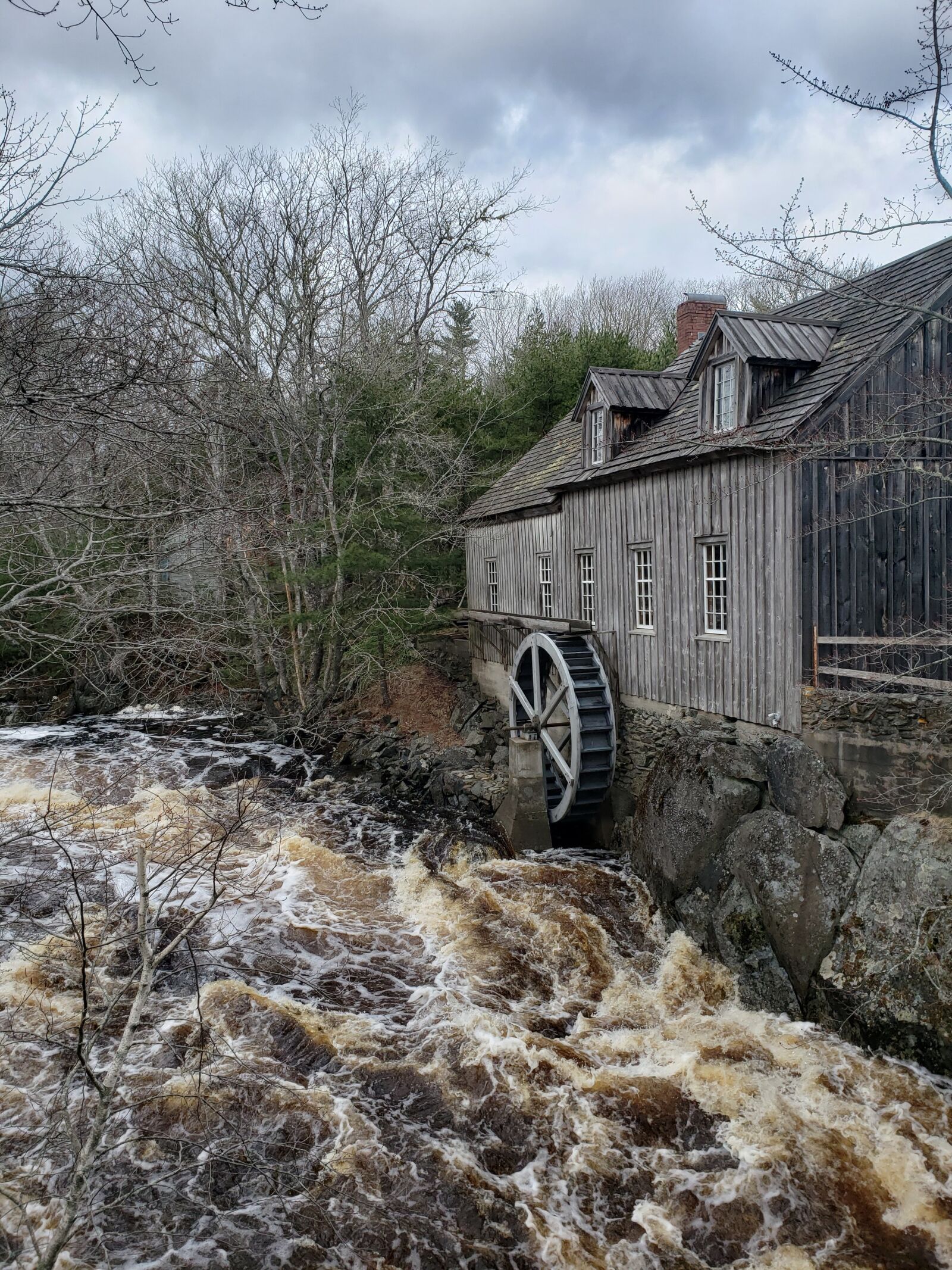 Samsung Galaxy S9 sample photo. Water wheel, vintage, old photography