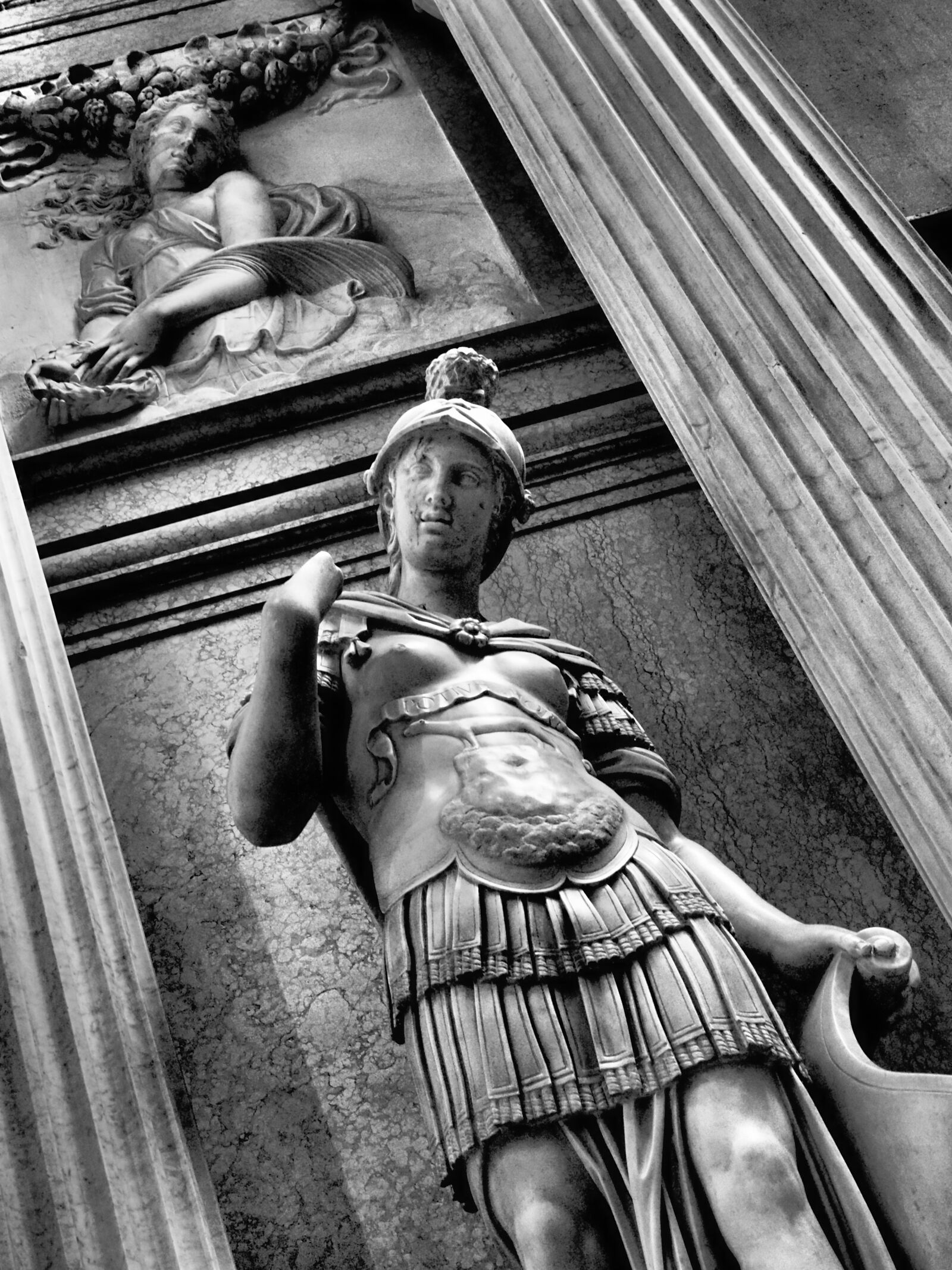 Olympus OM-D E-M5 II + Olympus M.Zuiko Digital ED 12-40mm F2.8 Pro sample photo. Statue, religion, sculpture photography