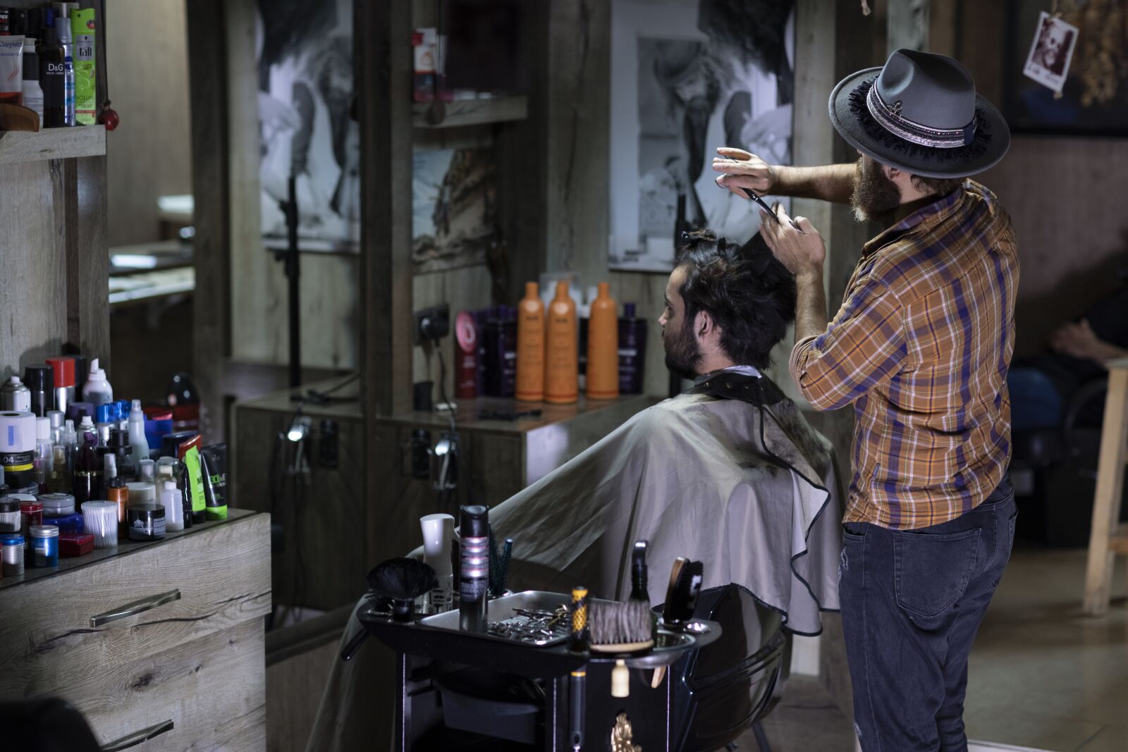 Canon EOS 5D Mark IV + Canon EF 85mm F1.2L II USM sample photo. Barber shop, day, iran photography