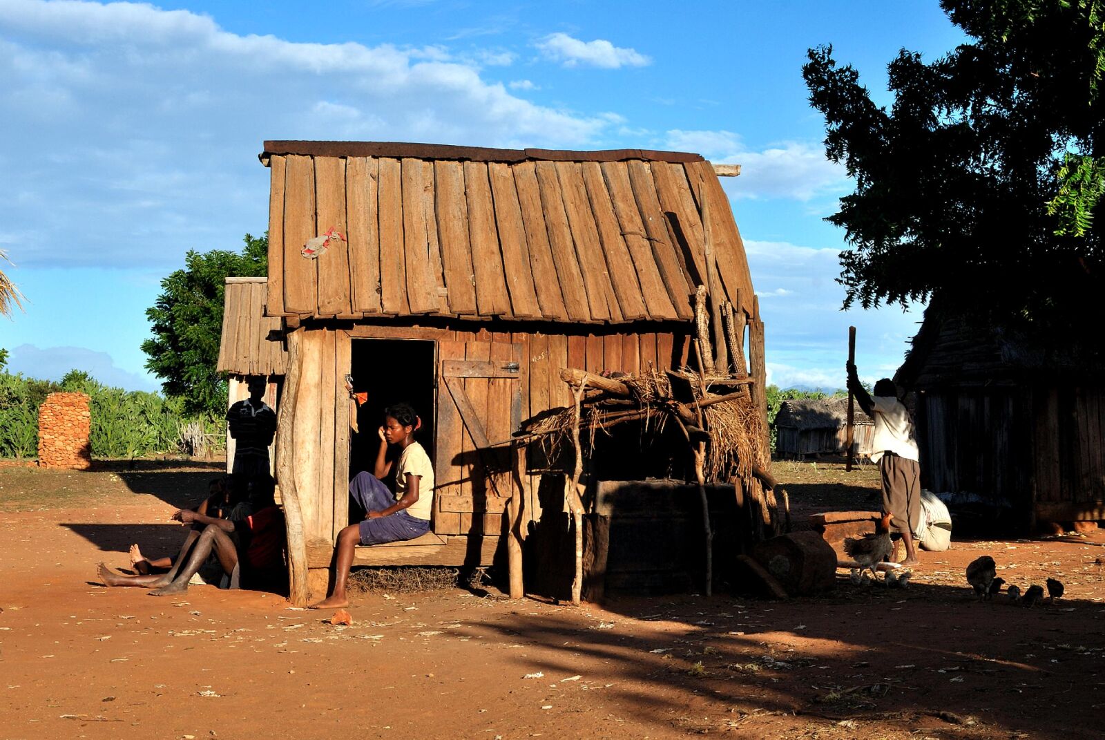 Nikon D60 sample photo. Madagascar, family, village, household photography