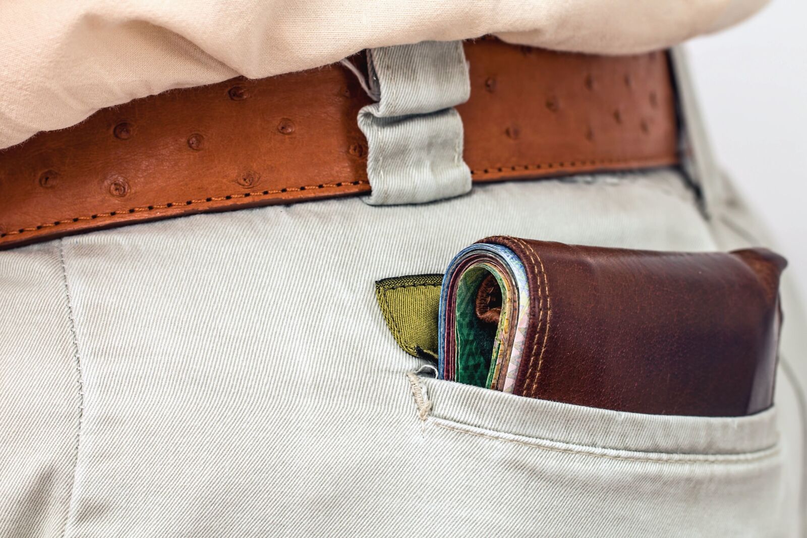 Canon EOS 70D sample photo. Belt, wallet, pants, shirt photography