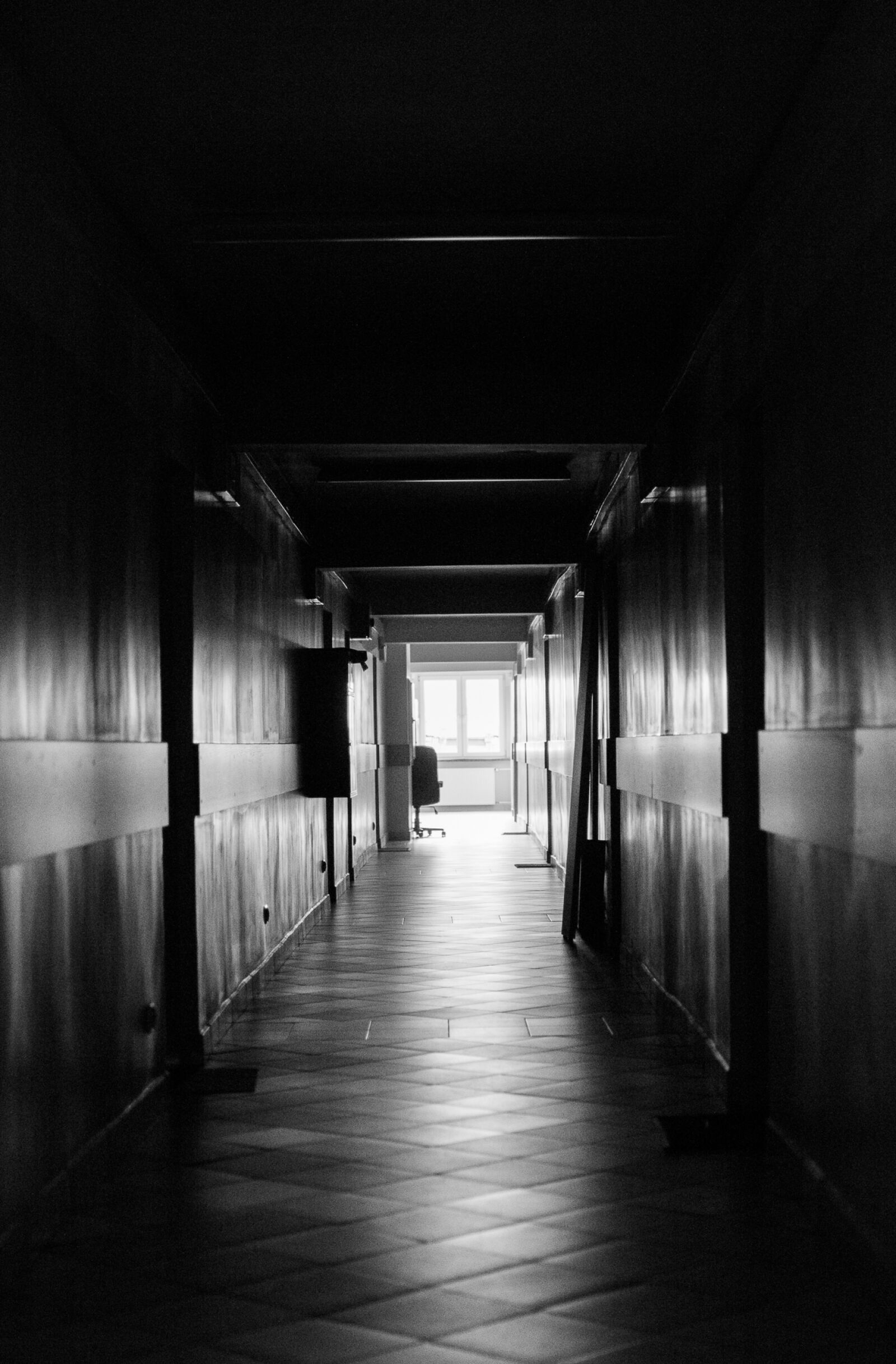 Nikon D3100 + Nikon AF-S DX Nikkor 35mm F1.8G sample photo. Architecture, black, and, white photography