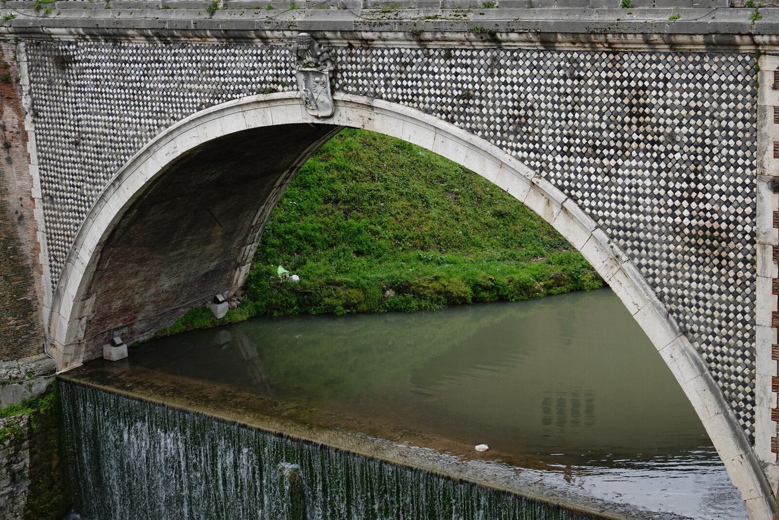 Sony Cyber-shot DSC-RX10 IV sample photo. Bridge, water, waterfall photography