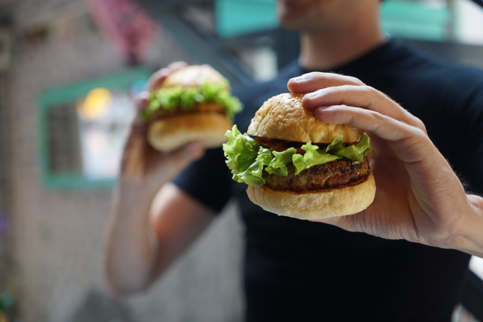 Sony a7S + Sony Vario Tessar T* FE 24-70mm F4 ZA OSS sample photo. Hamburger, vegan, vegetarian photography