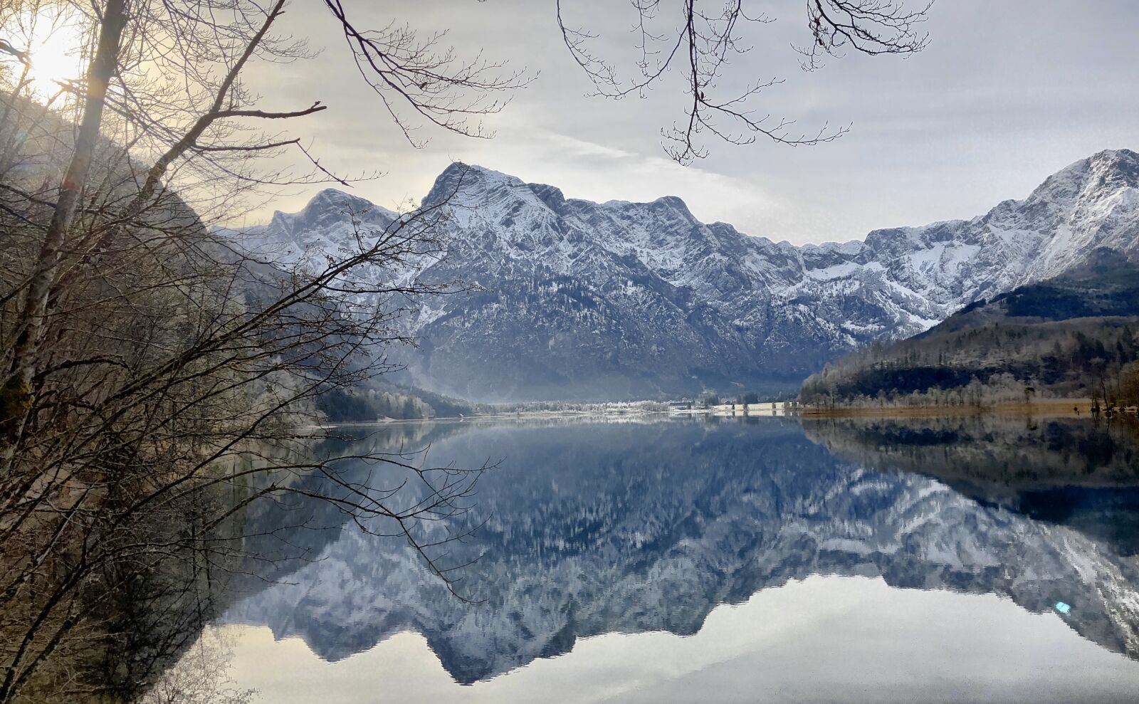 iPhone 8 back camera 3.99mm f/1.8 sample photo. Bergsee, almsee, nature photography