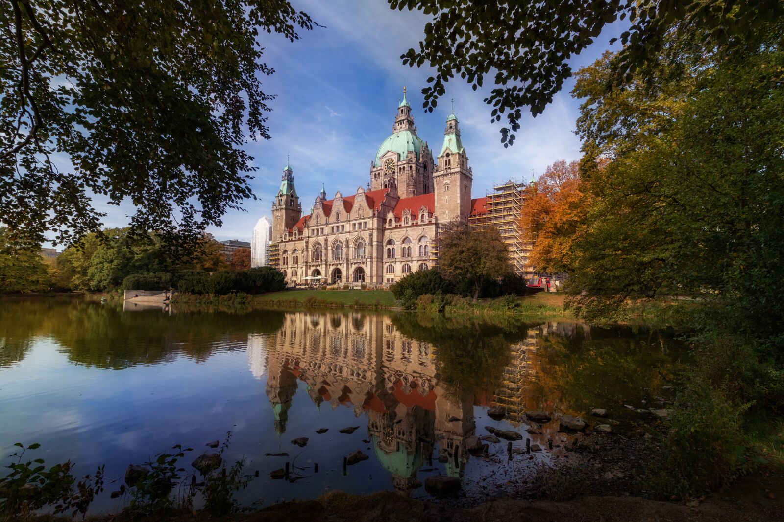 Canon EOS 750D (EOS Rebel T6i / EOS Kiss X8i) sample photo. New town hall, hanover photography