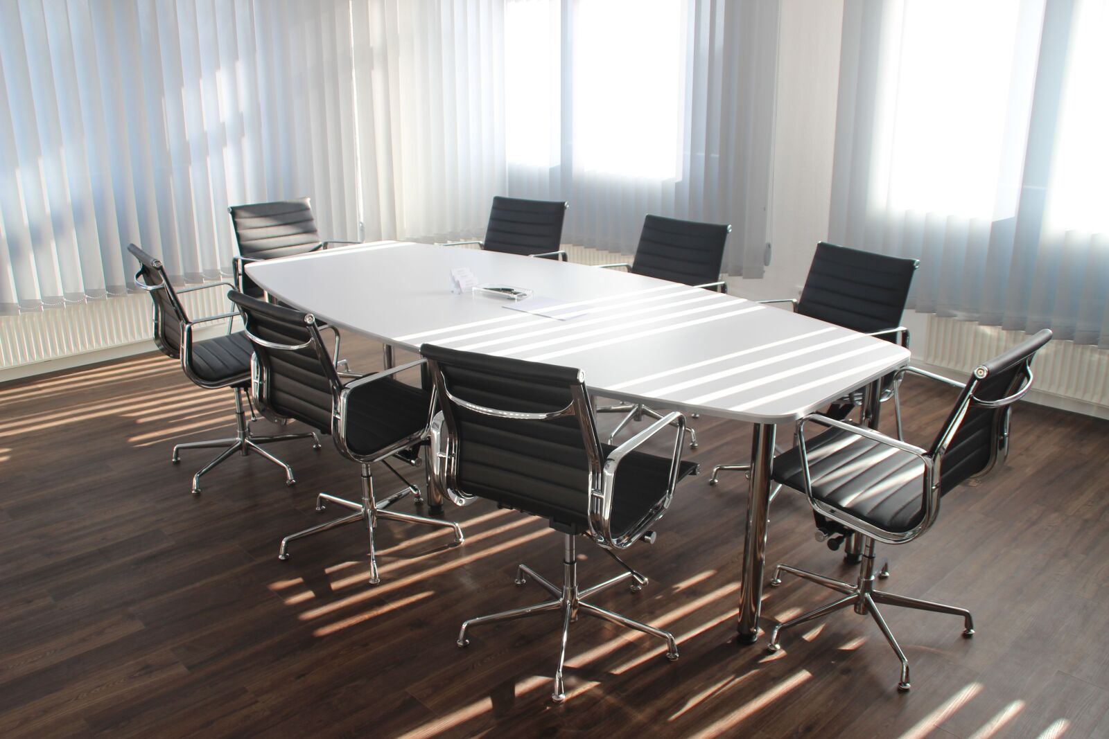 Canon EOS 600D (Rebel EOS T3i / EOS Kiss X5) sample photo. Table, office, meeting photography