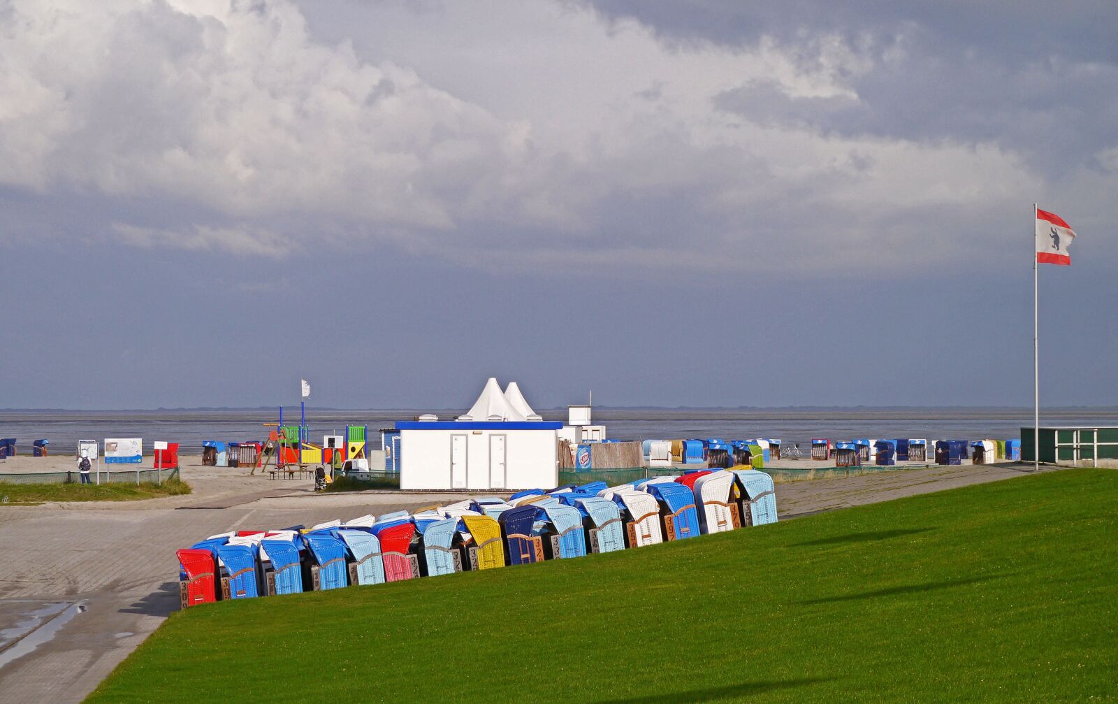 Panasonic Lumix DMC-GX1 sample photo. Saisonende, norseek ste, wadden photography