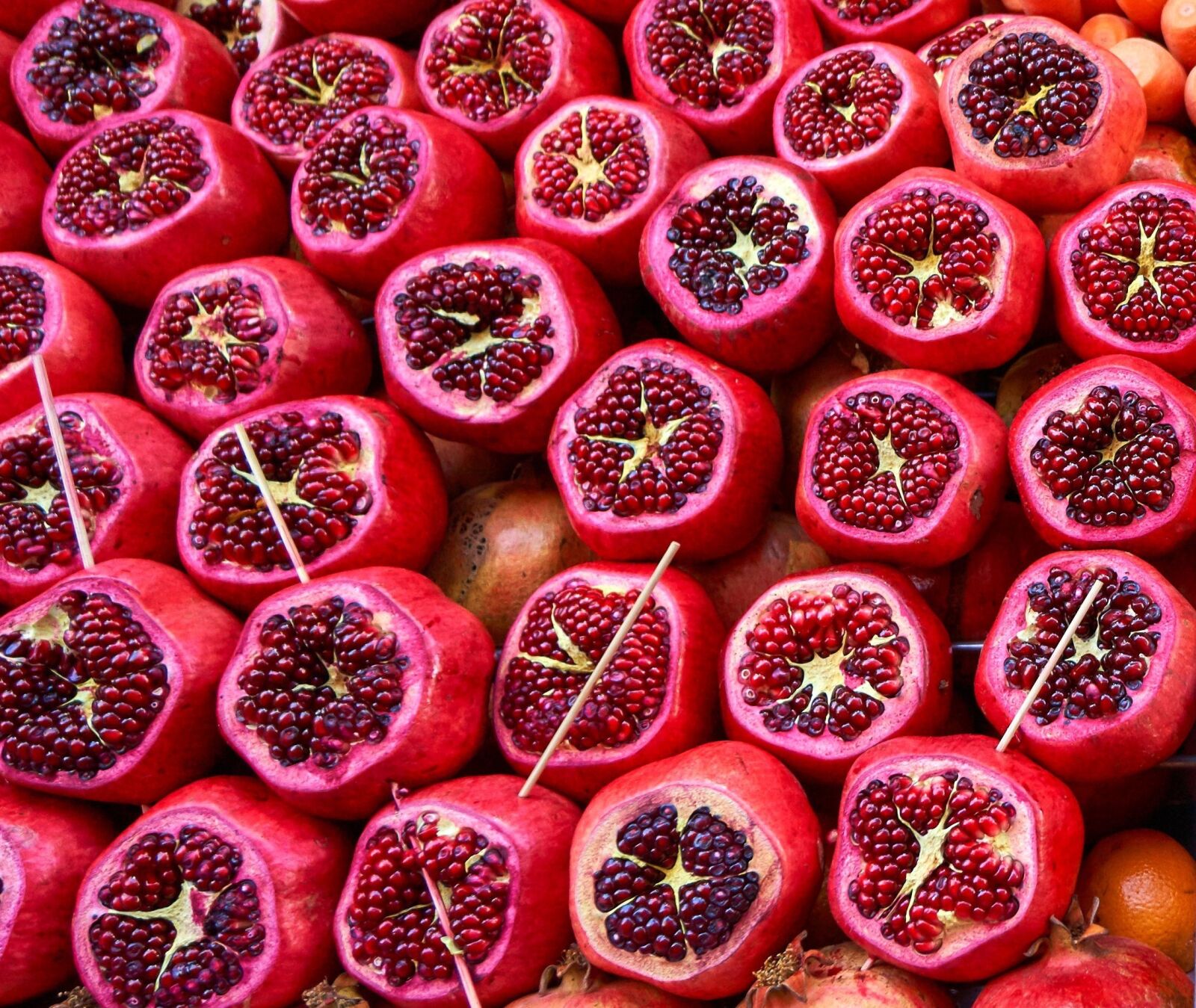 Sony Alpha NEX-6 sample photo. Pomegranate, pomegranates, fruit photography
