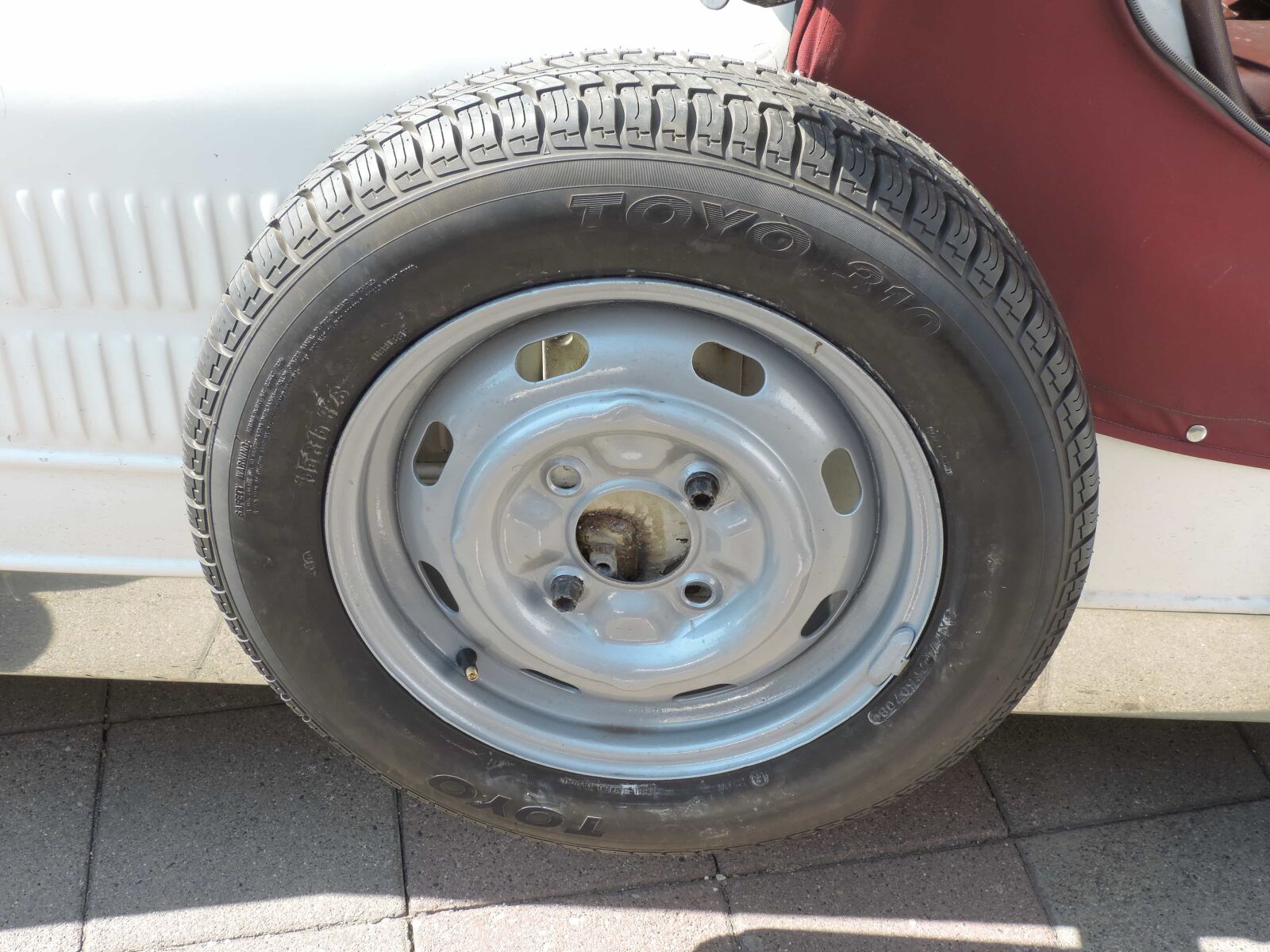 Nikon Coolpix P520 sample photo. Tire, automobile, automotive, car photography