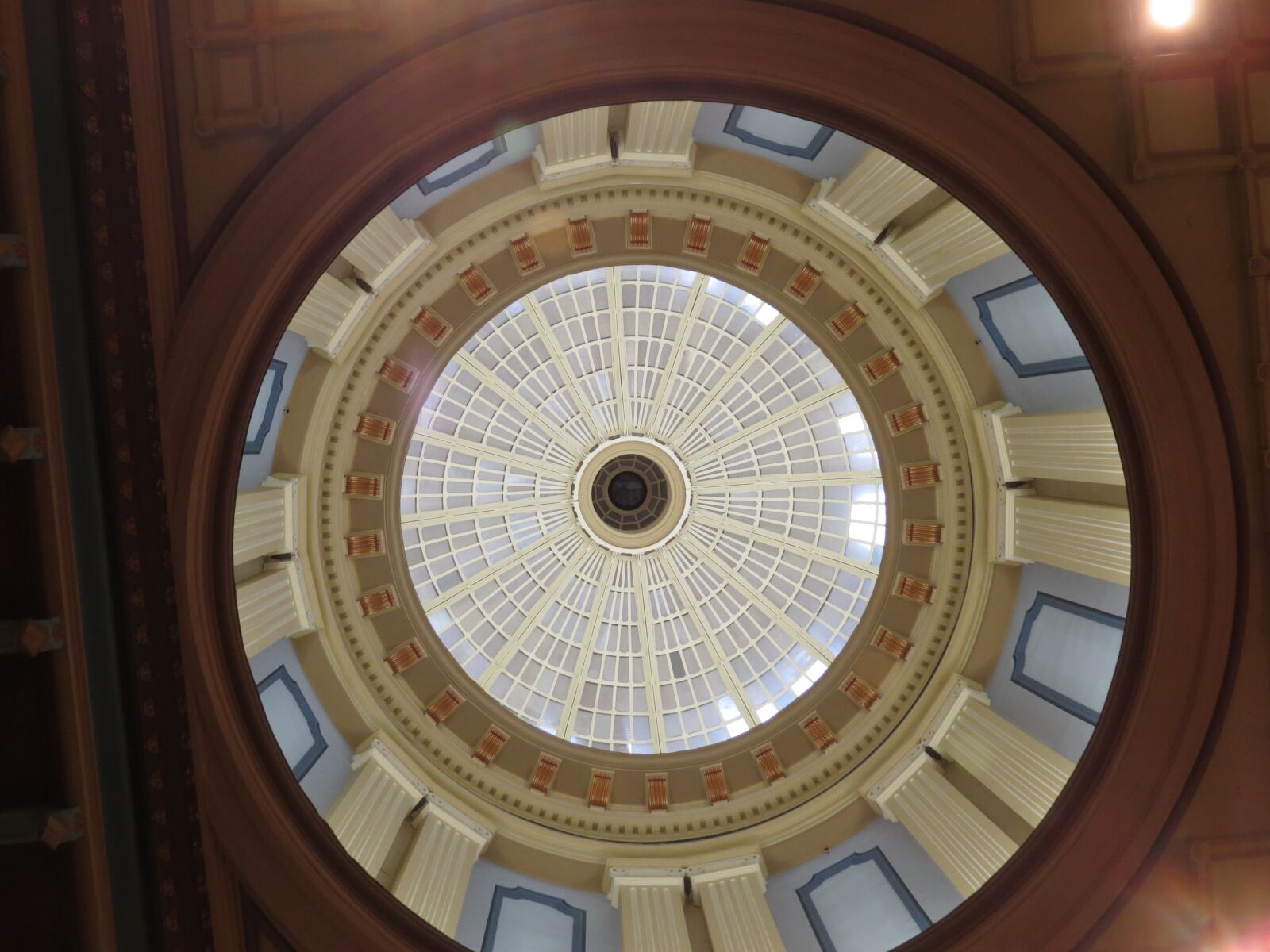 Canon PowerShot SX50 HS sample photo. Dome, building, inside photography