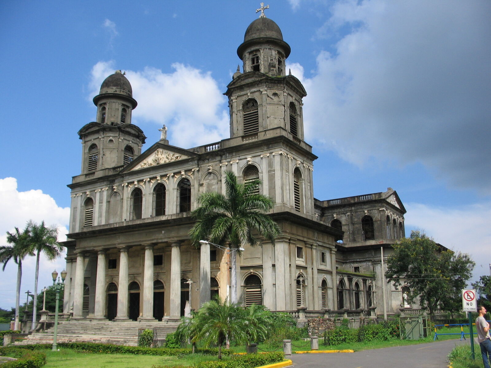 Canon POWERSHOT A85 sample photo. Cathedral, managua, nicaragua, old photography