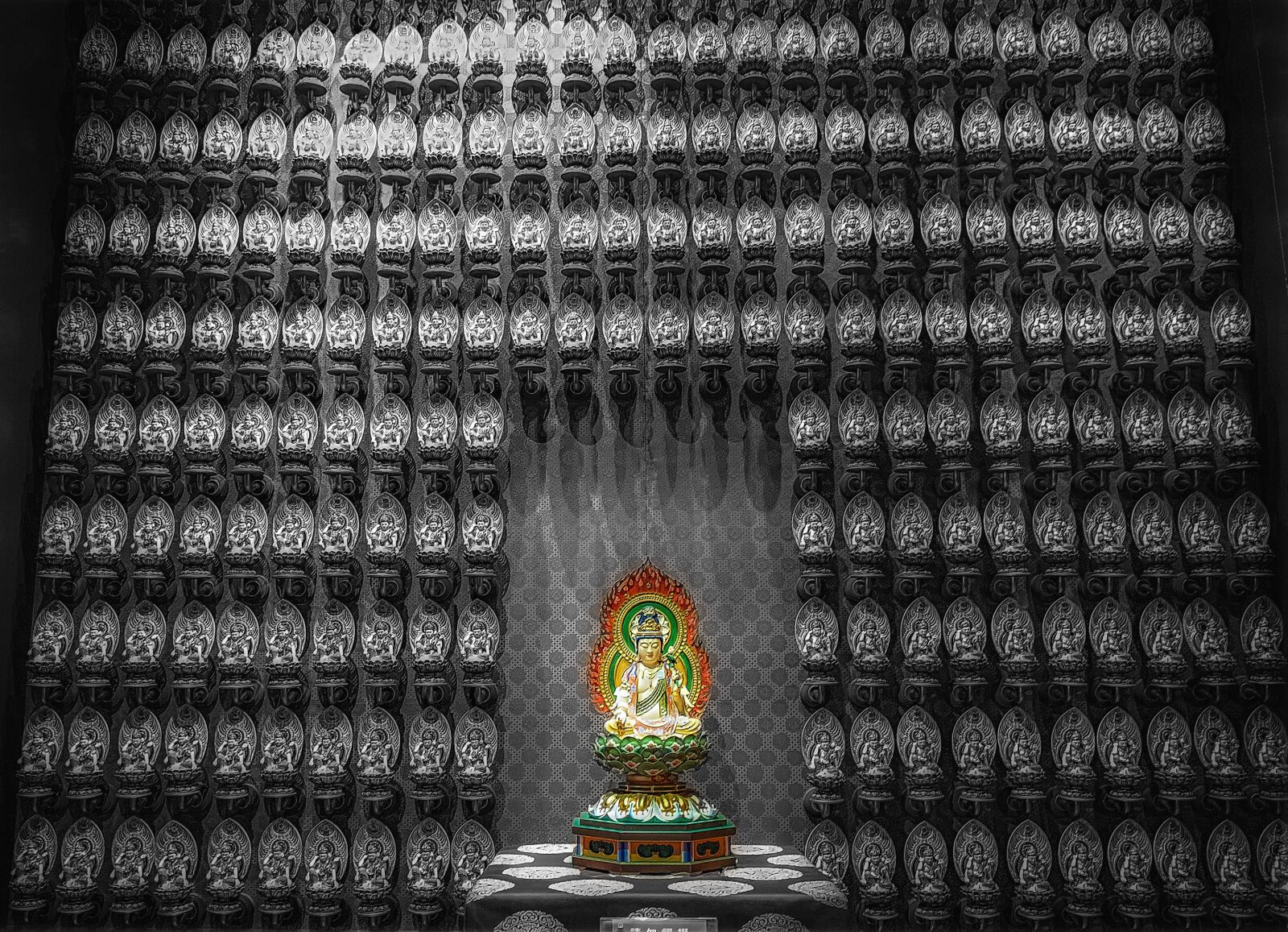 Fujifilm XF 18mm F2 R sample photo. Worship, buddhist figure, asia photography