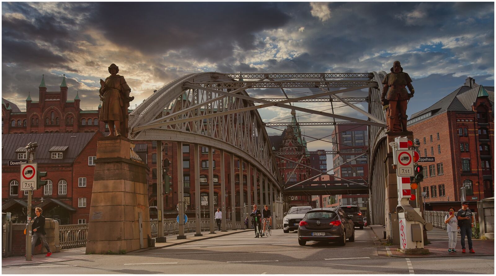 Canon EOS 200D (EOS Rebel SL2 / EOS Kiss X9) sample photo. Hamburg, city, bridge photography