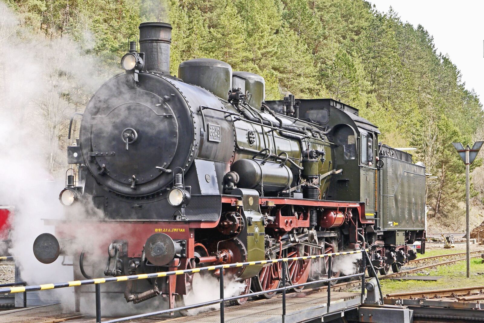 Panasonic Lumix DMC-G1 sample photo. Locomotive, steam, smoke, metal photography