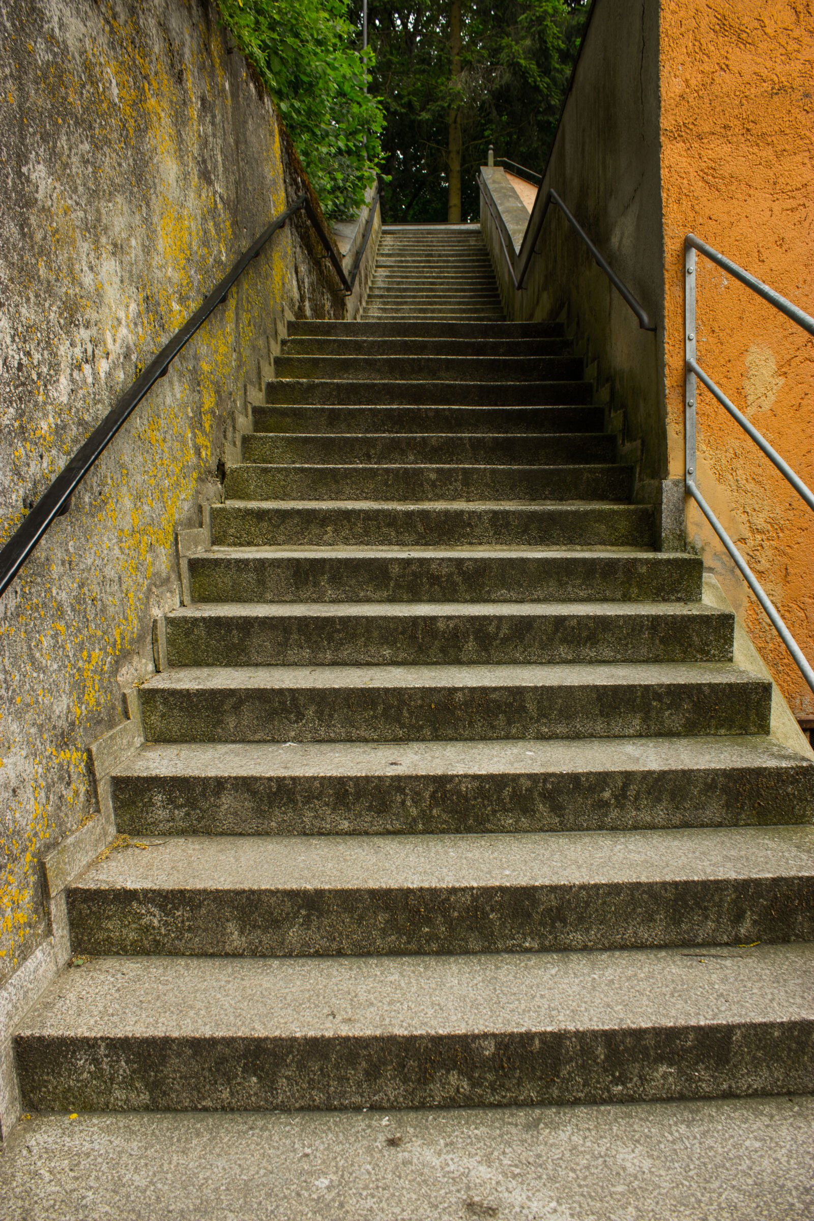 Canon EOS 600D (Rebel EOS T3i / EOS Kiss X5) sample photo. Old, stairs, steps photography